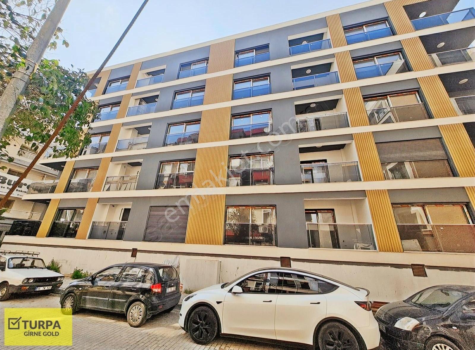 Bostanlı'da Köşe Konumda Ebeveyn Banyolu 3+1 Satılık Sıfır Daire - Görsel 38