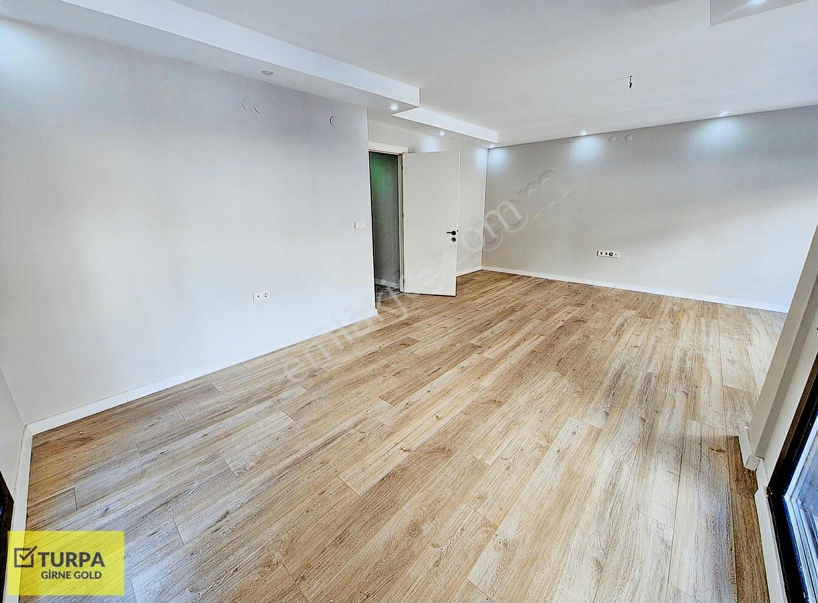 Bostanlı'da Köşe Konumda Ebeveyn Banyolu 3+1 Satılık Sıfır Daire - Görsel 13