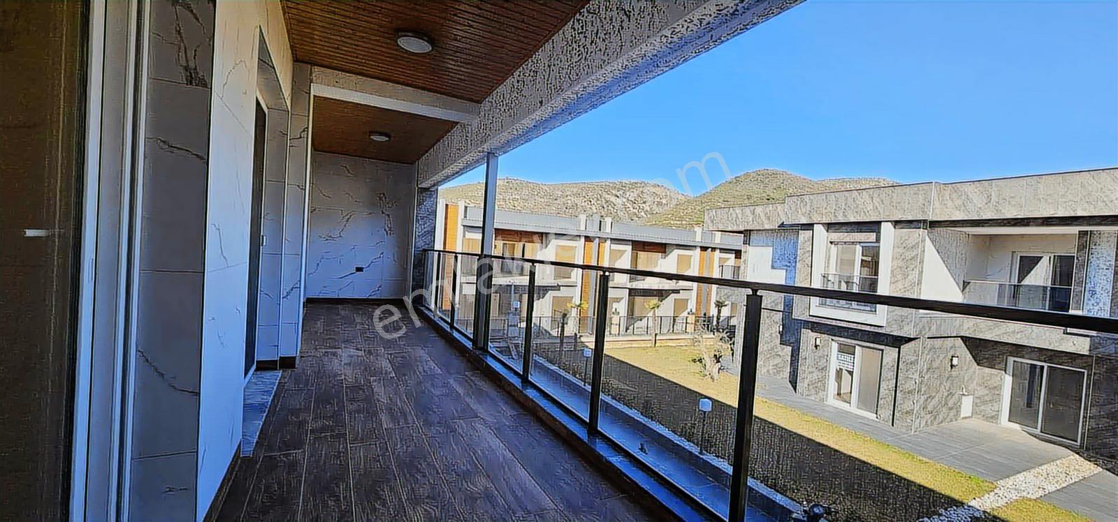 Kuşadası'nda Müthış Konumda Havuzlu Sıte De Lüks 2 + 1 Daıre - Görsel 11