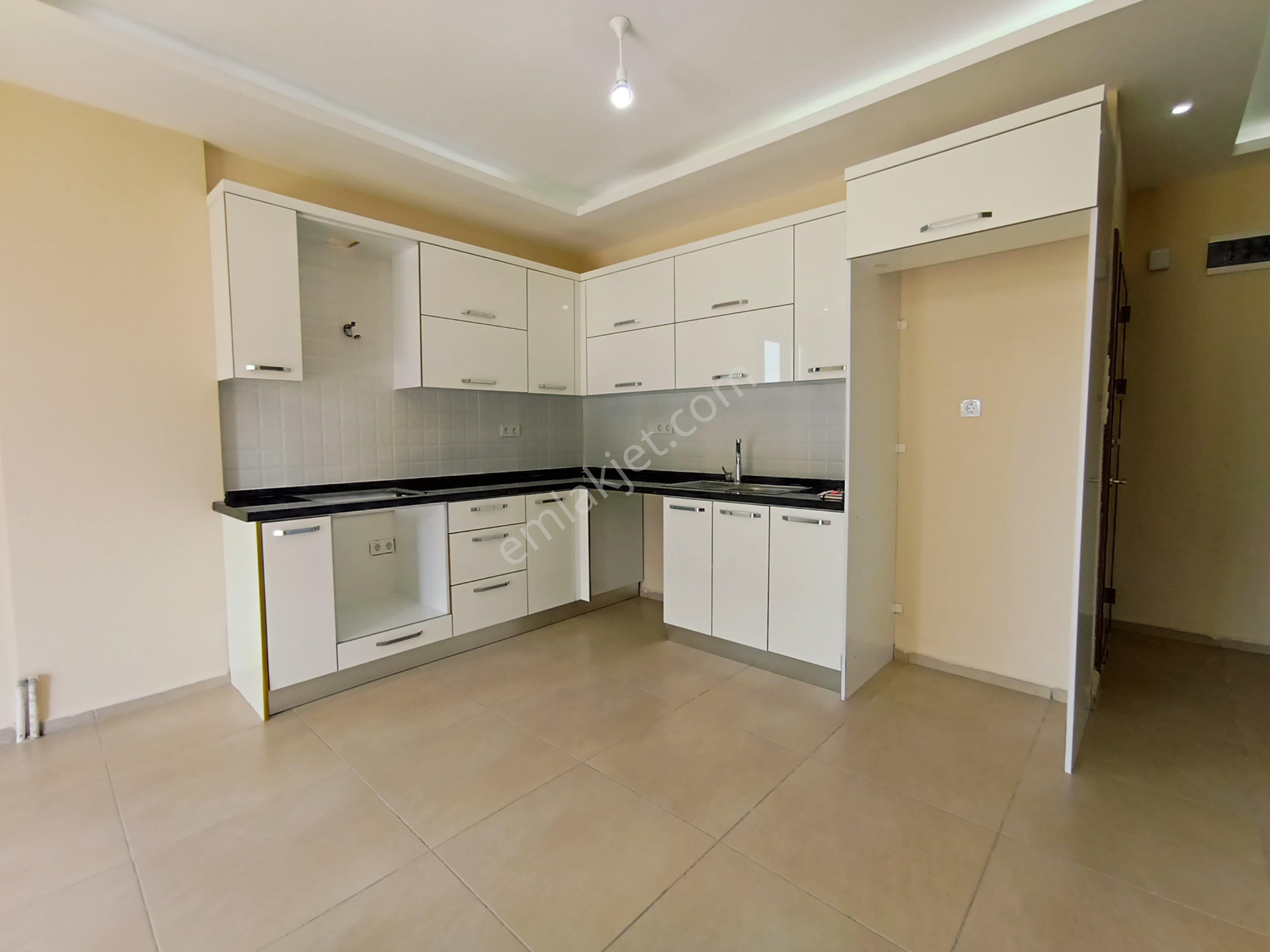 Kuşadasında Sahil Sitelerine Yakın 4+1 Geniş Bahçeli Villa - Görsel 11