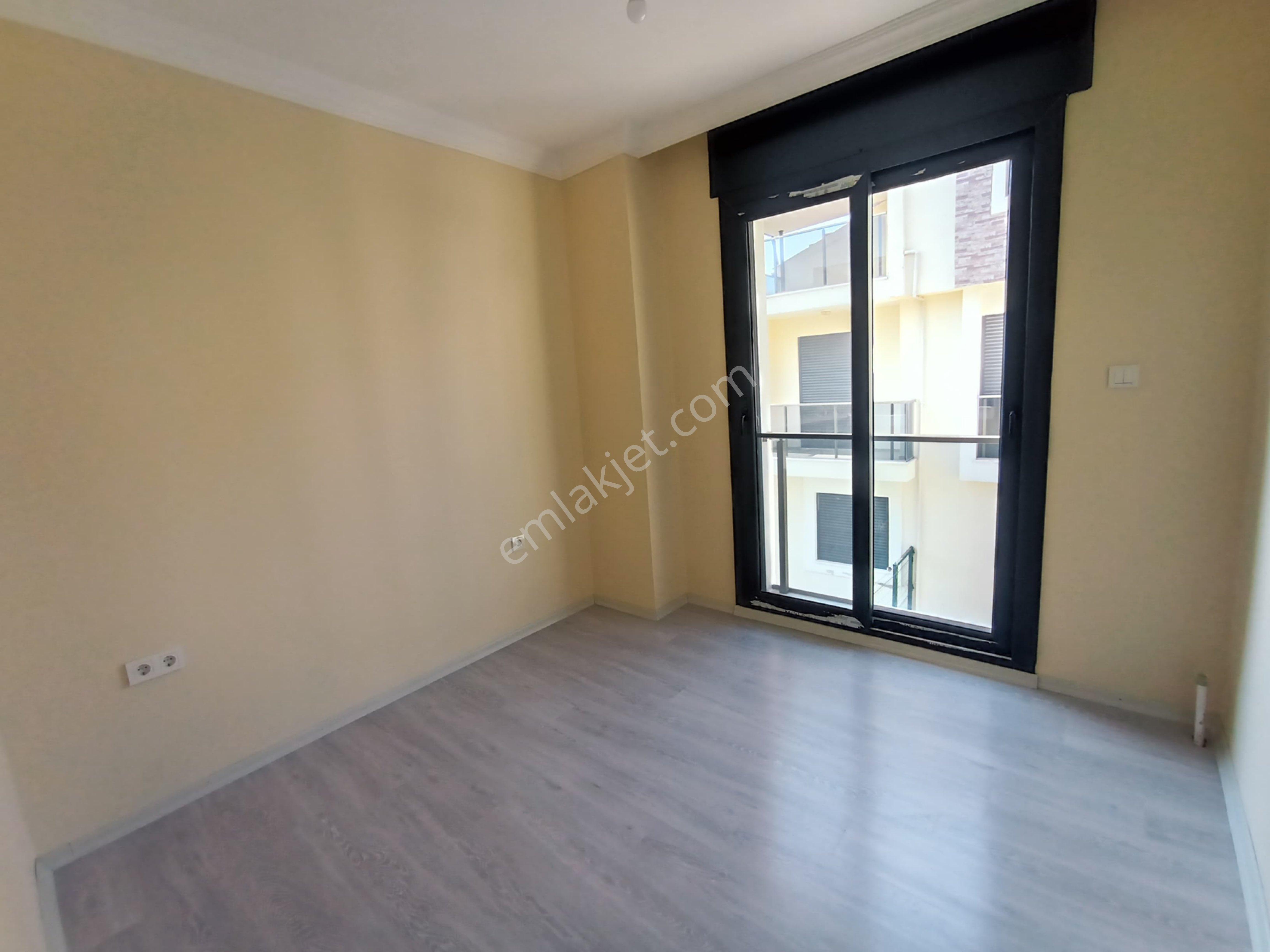 Kuşadasında Sahil Sitelerine Yakın 4+1 Geniş Bahçeli Villa - Görsel 17