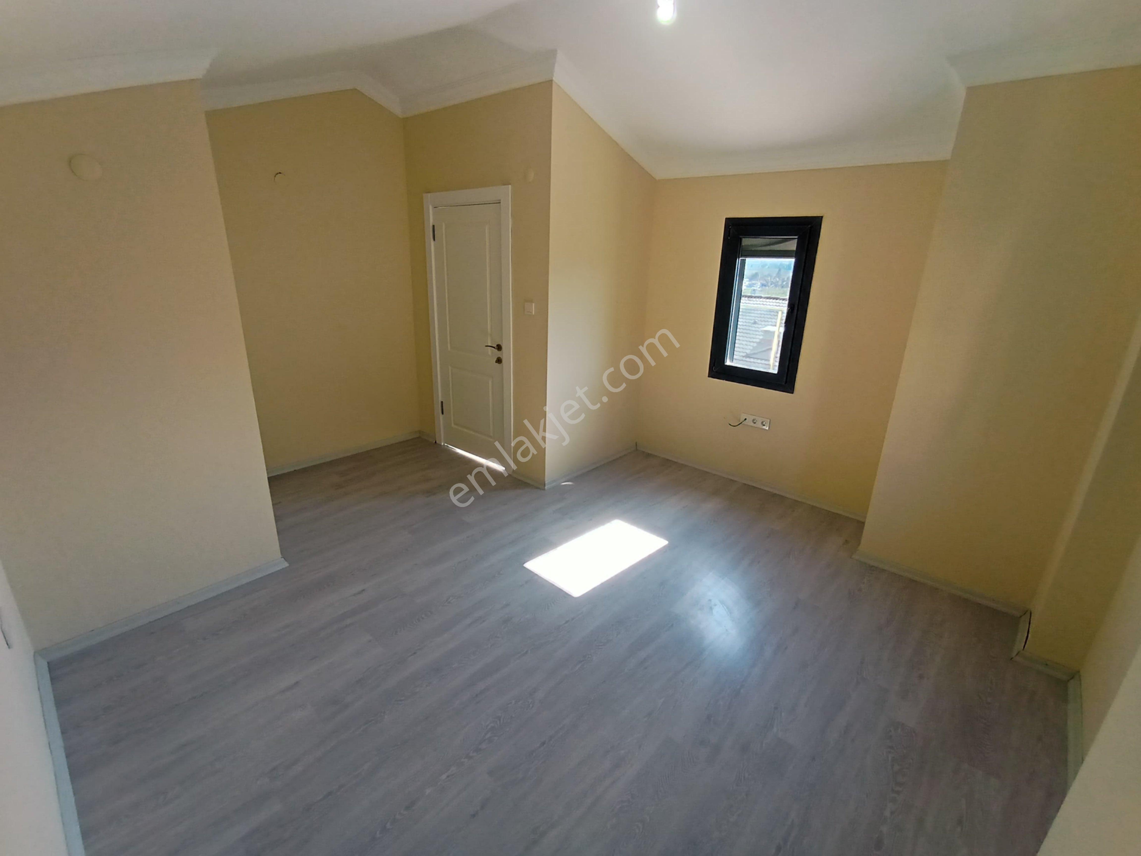 Kuşadasında Sahil Sitelerine Yakın 4+1 Geniş Bahçeli Villa - Görsel 19