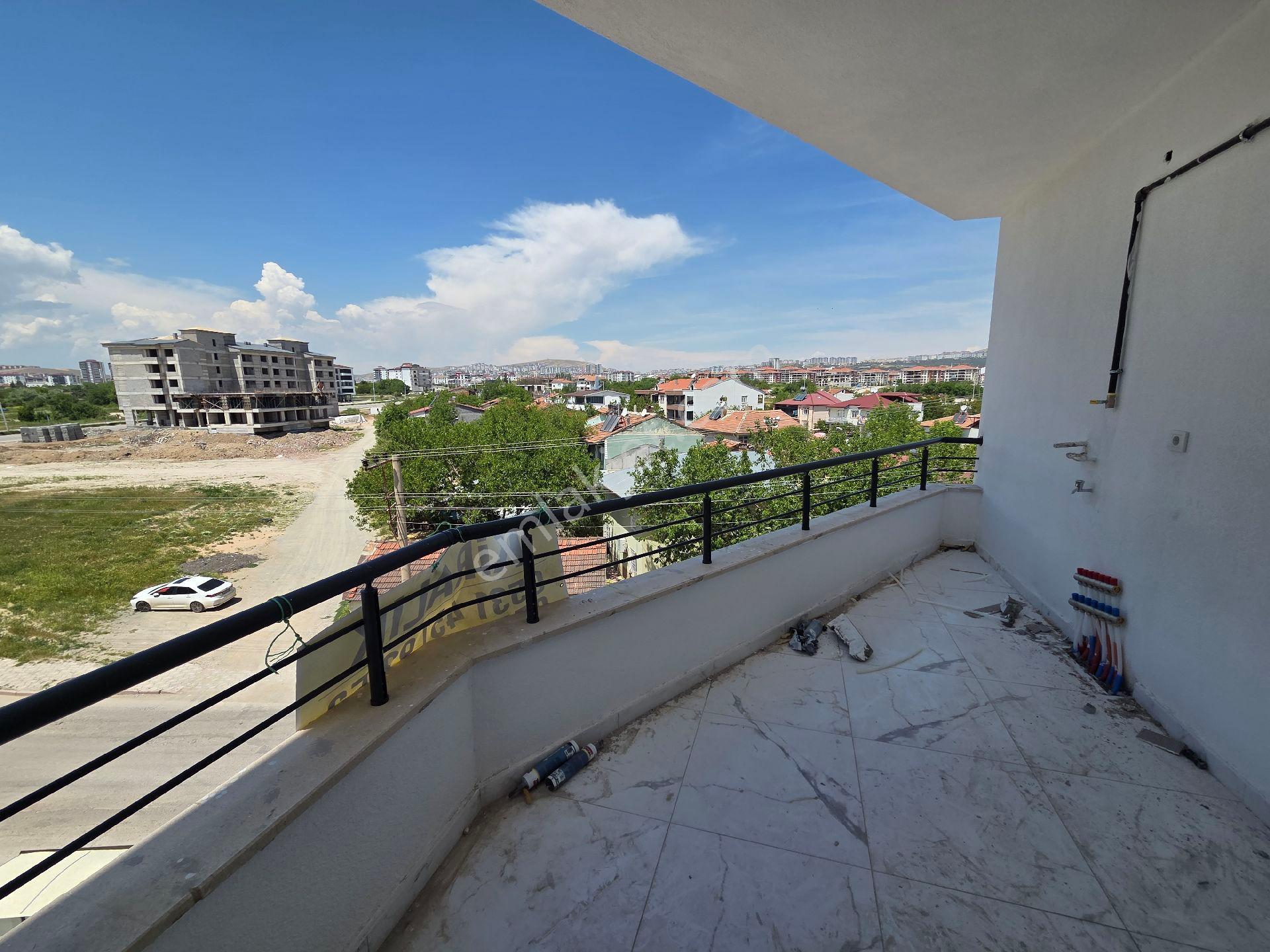 Sürsürü Toki Yakını | Sıfır 2+1 | Cadde Üzeri | Şehir Manzaralı