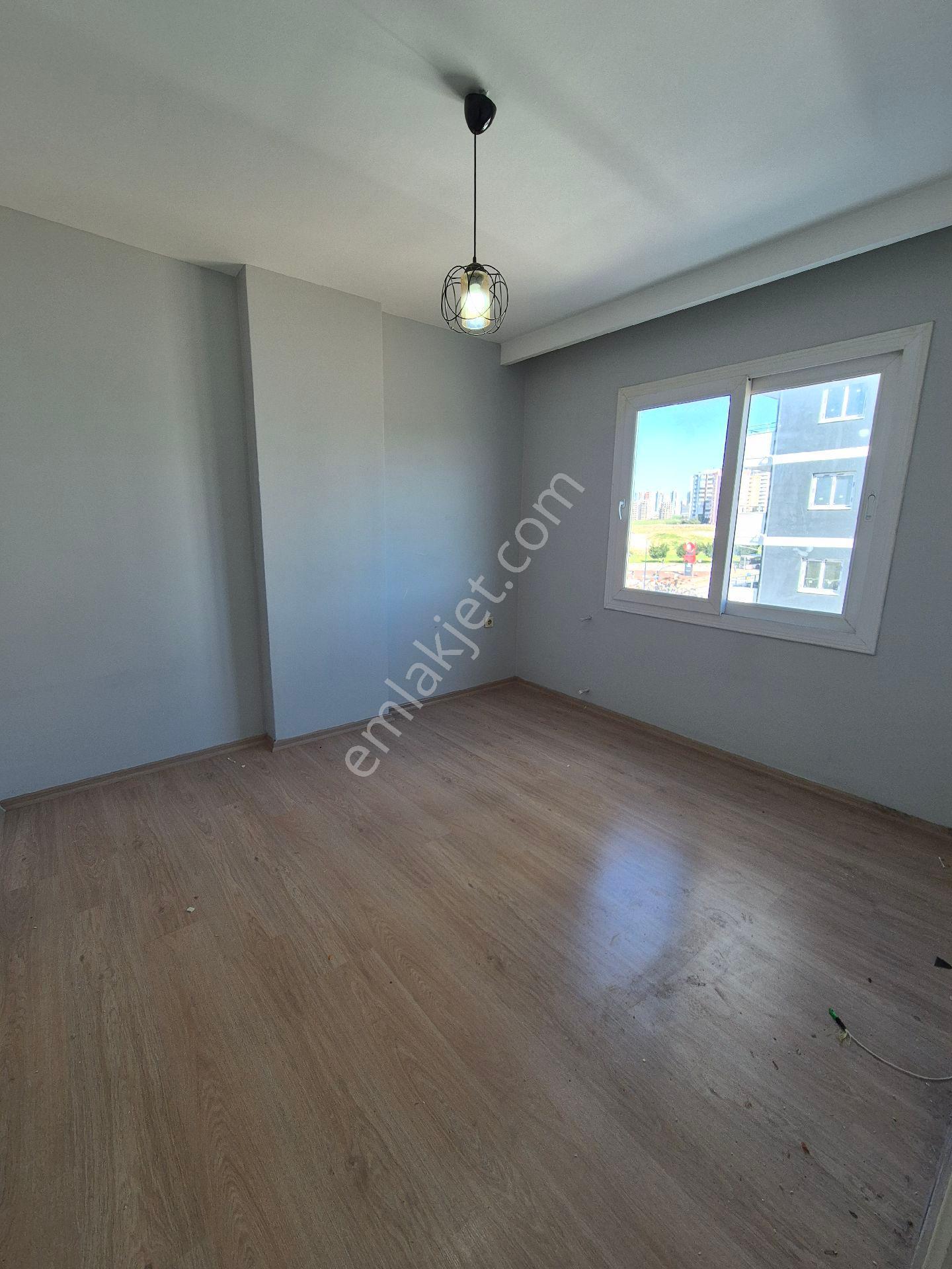 Gültepe'de Cadde Üzeri 1+1 Geniş Oturumlu Kiralık Daire - Görsel 9