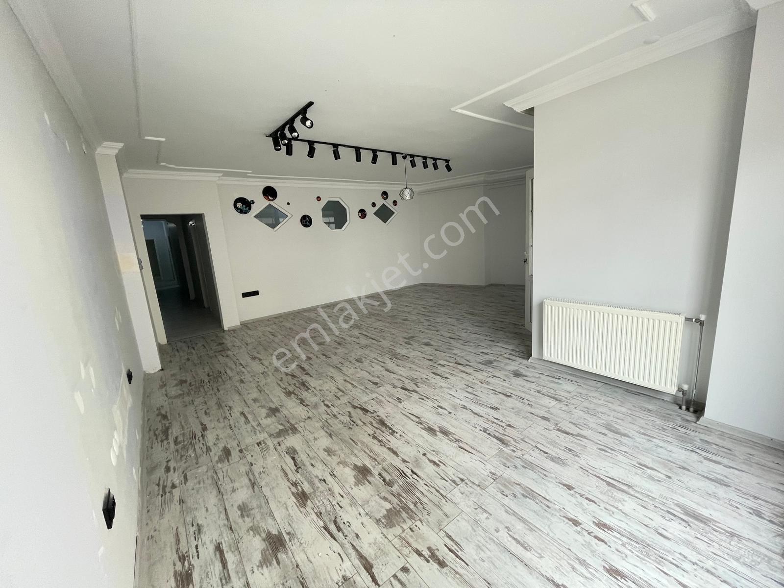 B&u Gayrimenkulden Çarşının Merkezinde. Kiralık 7+2 Daire - Görsel 6
