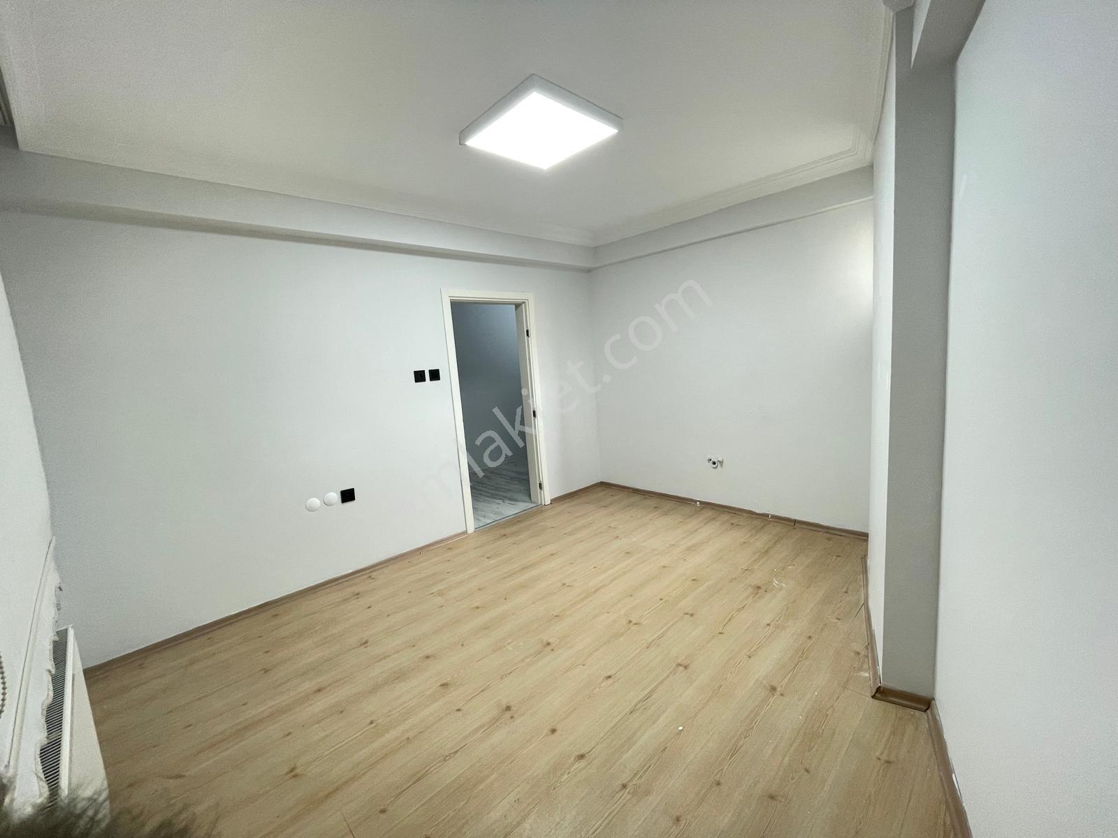 B&u Gayrimenkulden Çarşının Merkezinde. Kiralık 7+2 Daire - Görsel 30