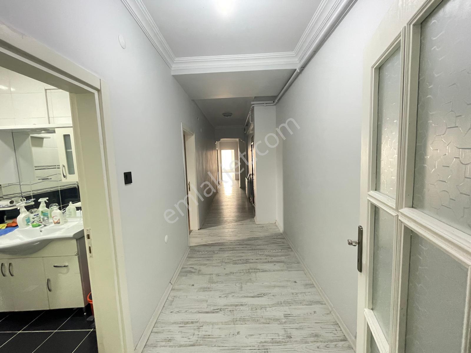 B&u Gayrimenkulden Çarşının Merkezinde. Kiralık 7+2 Daire - Görsel 9