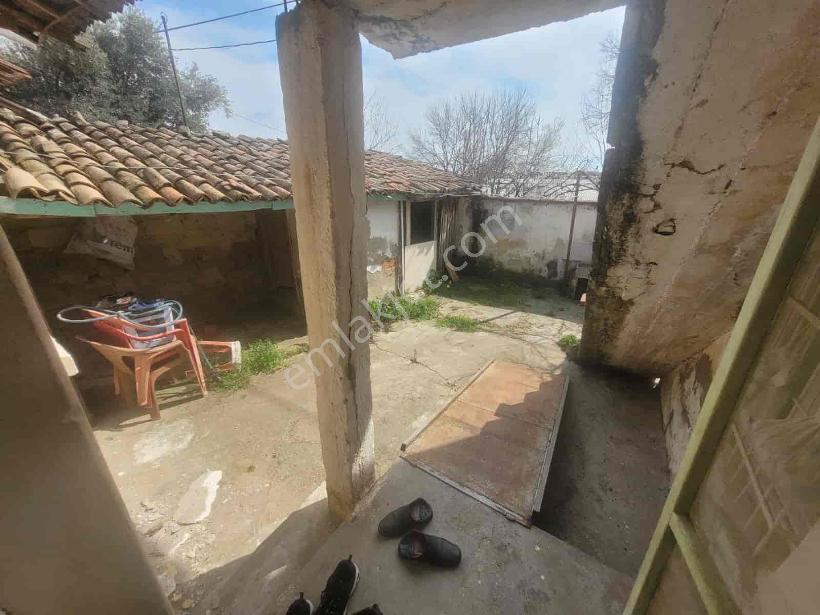 Meta'dan Satılık 2+1 Teraslı Bahçeli Müstakil Ev