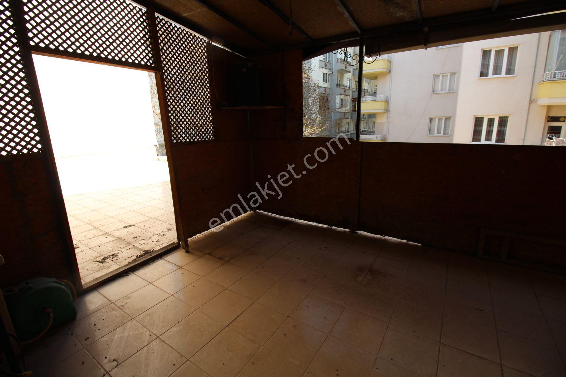 Aksaray Taşpazarda Aliağa Cami Yanı Anayolda Satılık İşyeri-ofis - Görsel 21
