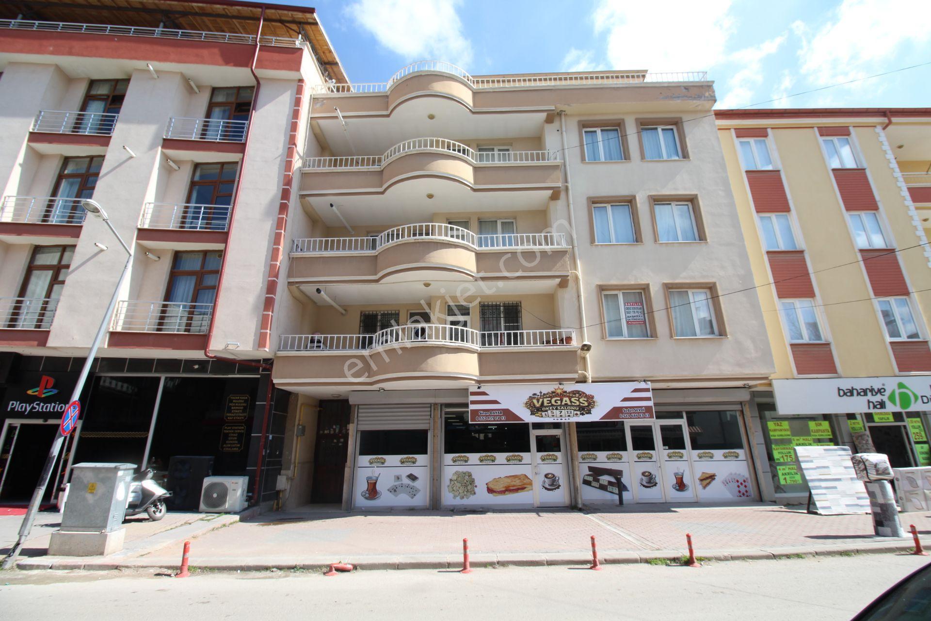 Aksaray Taşpazarda Aliağa Cami Yanı Anayolda Satılık İşyeri-ofis