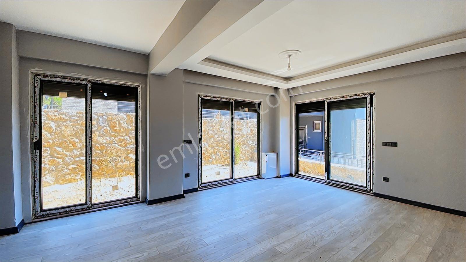 Milas Kıyıkışlacık'ta Satılık Denize 150 Metre 3+1 4+1 Villa - Görsel 9