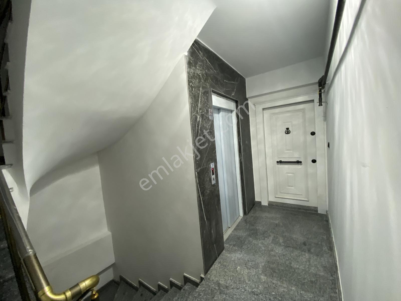 Mehmtbyoğlndan Ultra Lüx Karadenz Mah 2+1 80m2 1. Ara Kat Daire - Görsel 29