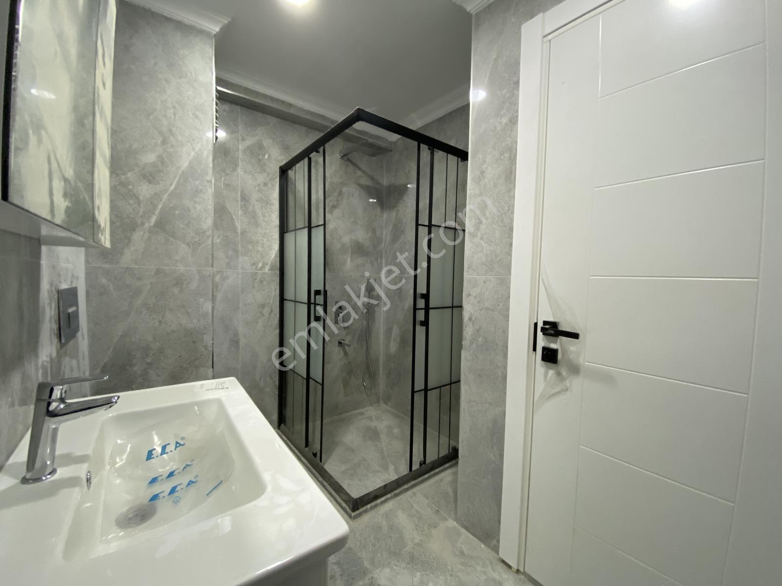 Mehmtbyoğlndan Ultra Lüx Karadenz Mah 2+1 80m2 1. Ara Kat Daire - Görsel 22