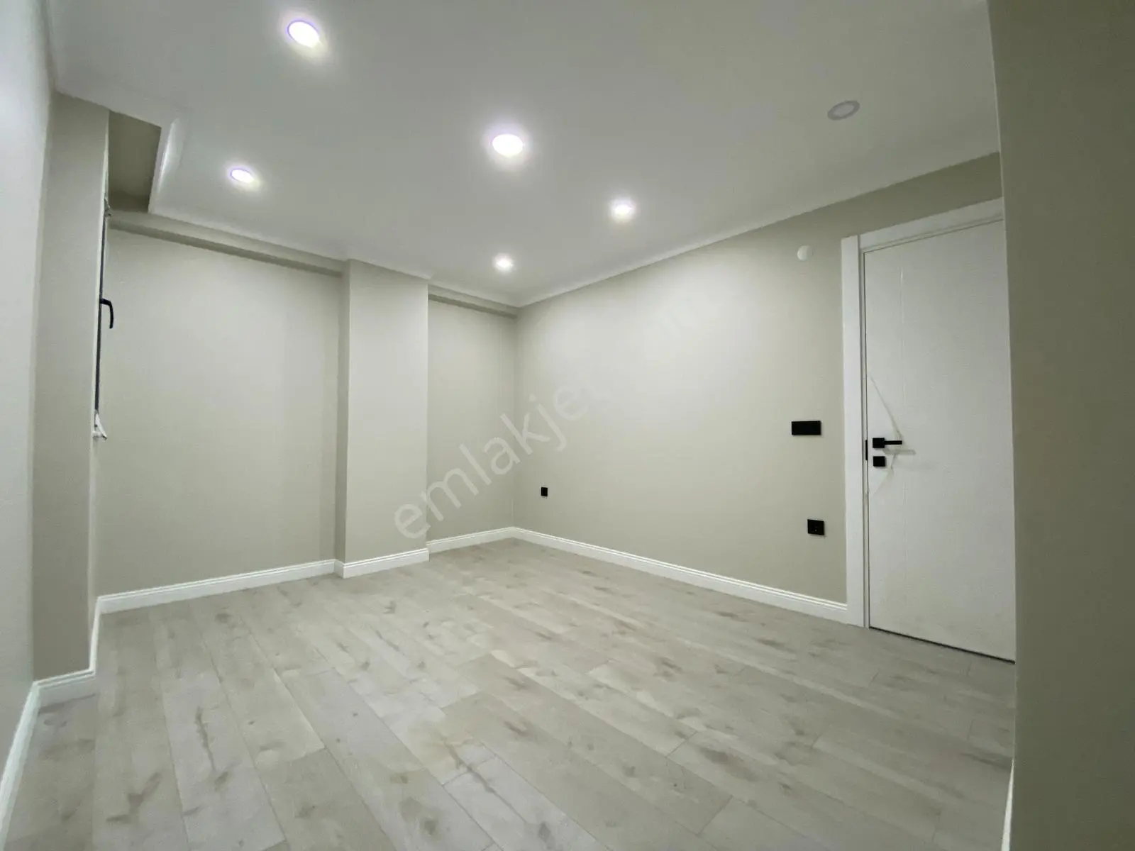 Mehmtbyoğlndan Ultra Lüx Karadenz Mah 2+1 80m2 1. Ara Kat Daire - Görsel 5