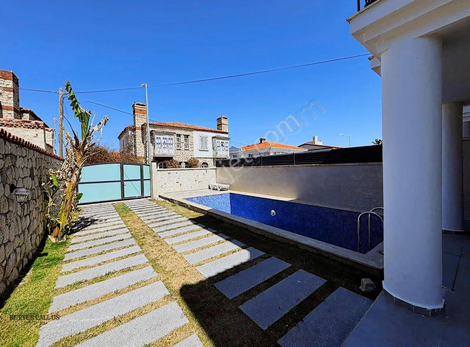 Better Call Us'dan Alaçatı'da Kiralık 3+1 Havuzlu Villa - Görsel 3