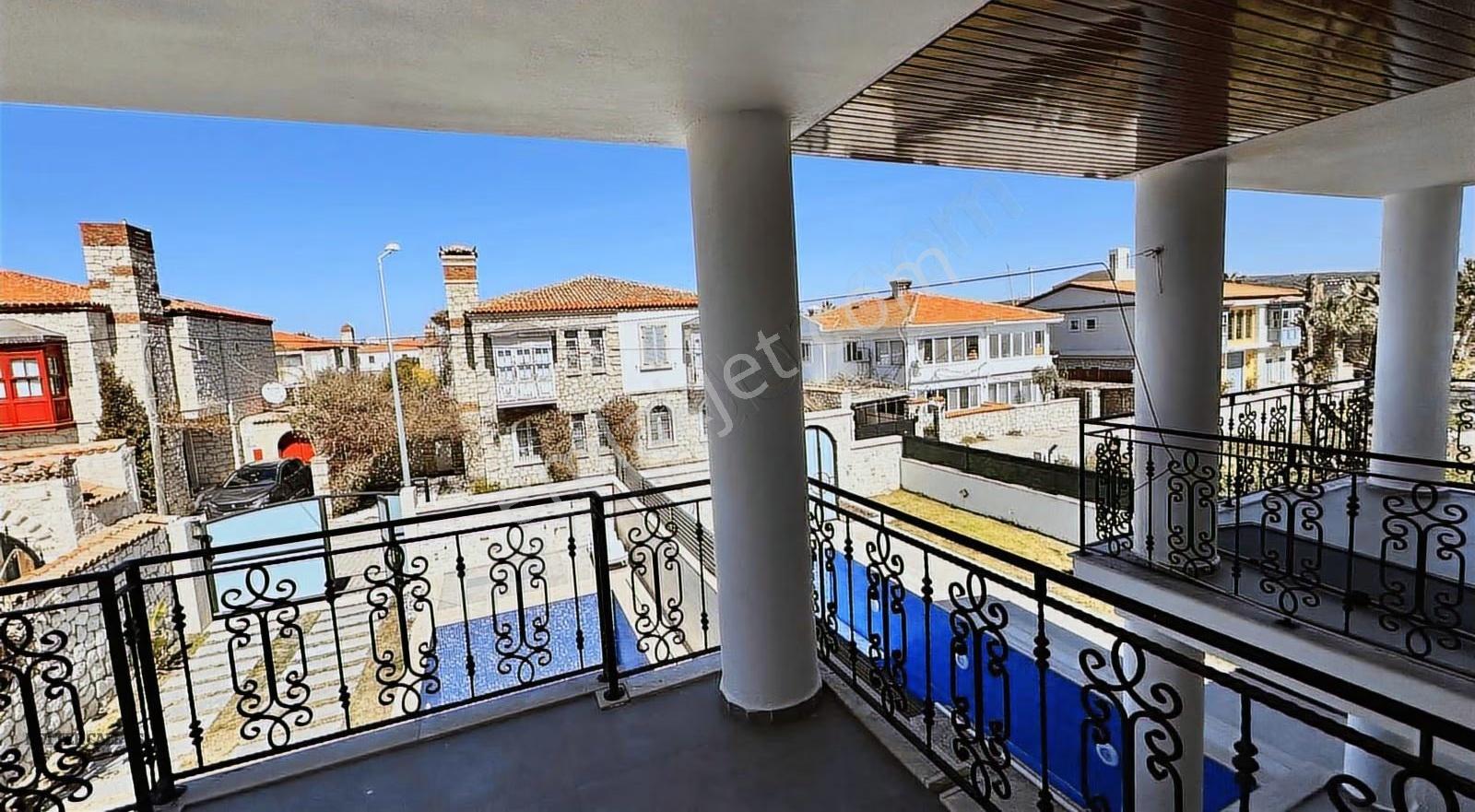 Better Call Us'dan Alaçatı'da Kiralık 3+1 Havuzlu Villa - Görsel 12