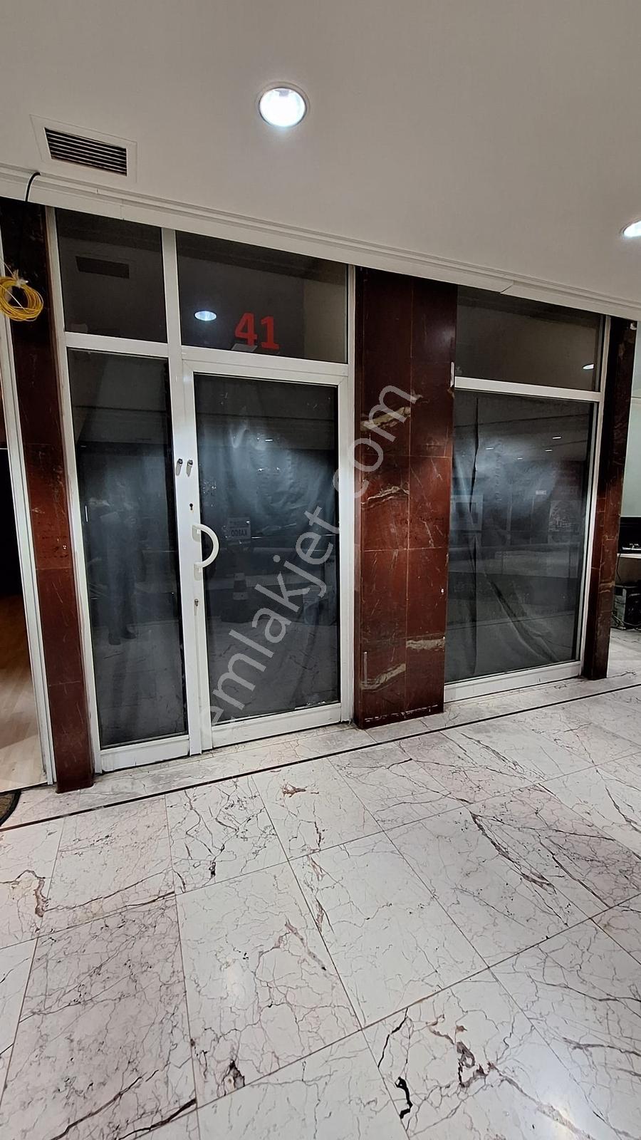 Kadıköy Altıyol Ana Cadde Üzerinde İş Hanı İçinde Satılık Ofis - Görsel 7