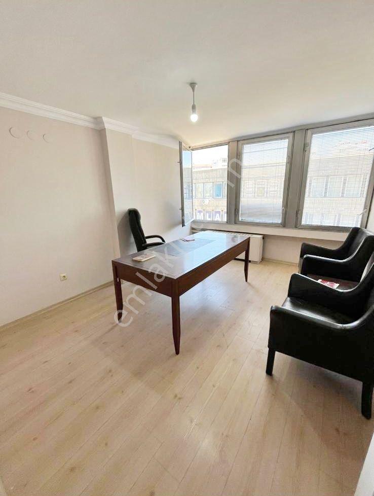 Galerıa Emlak'tan Kızılay Mah. / İzmir 1.cadde'de Kiralık 50 M² Katta Ofis!! - Görsel 11