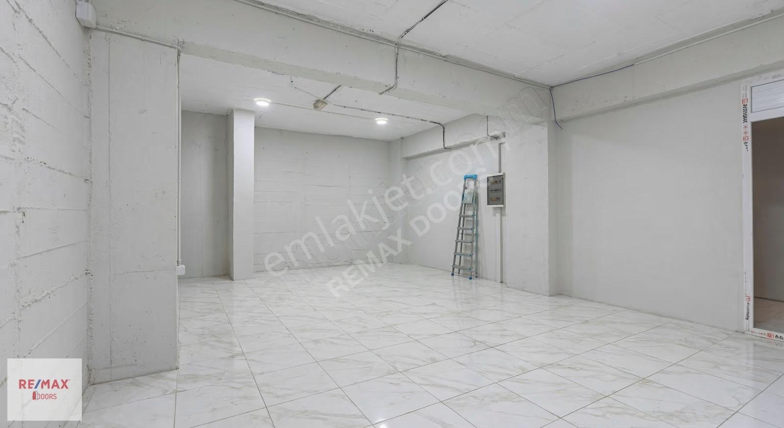 Meydan Kavağında Tam Donanımlı, Depolu, Otoparklı Satılık Ofis - Görsel 10