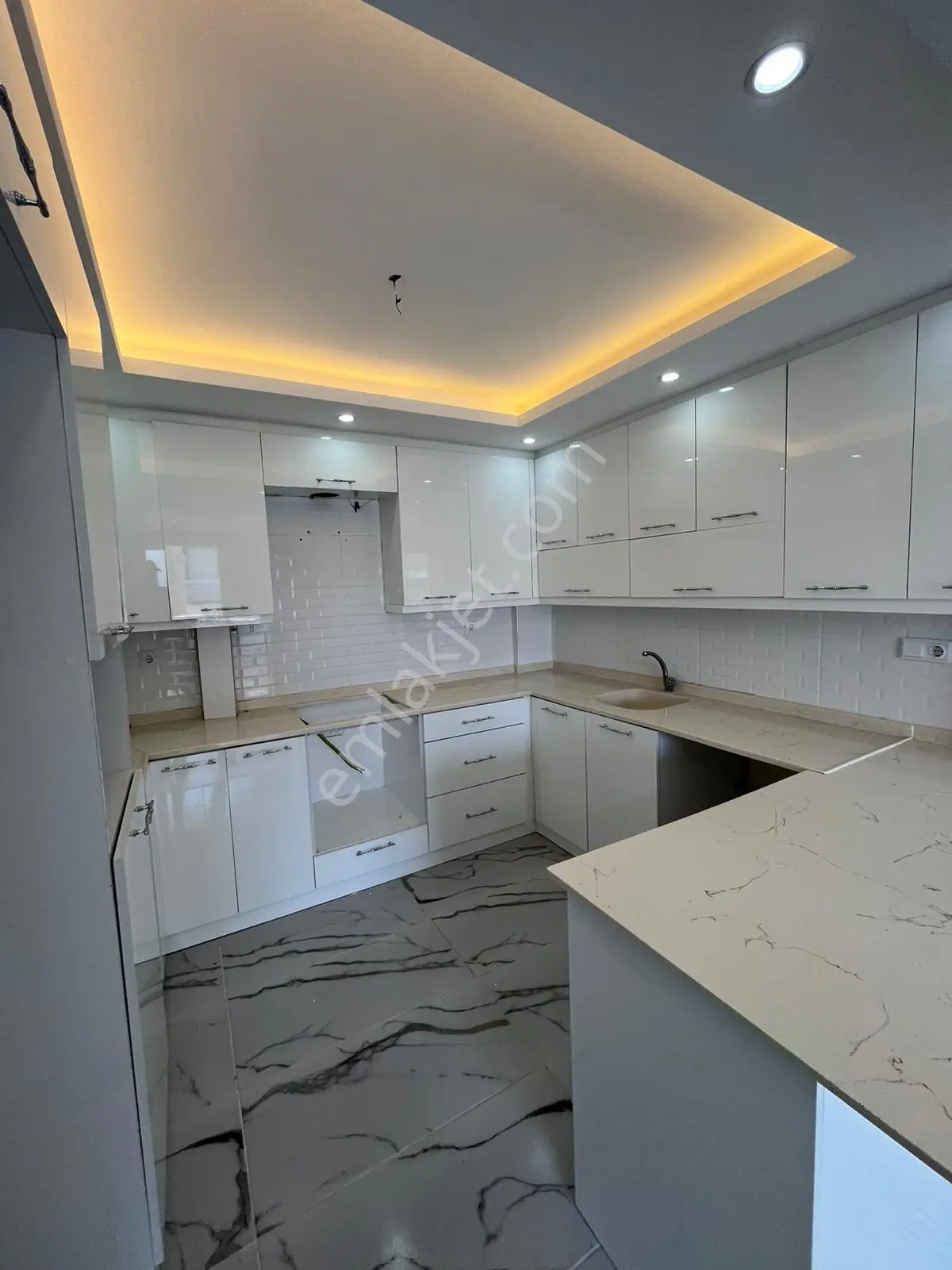 Saruhanlı Cumhuriyet Mh. 3+1 Arakat Daire - Görsel 2