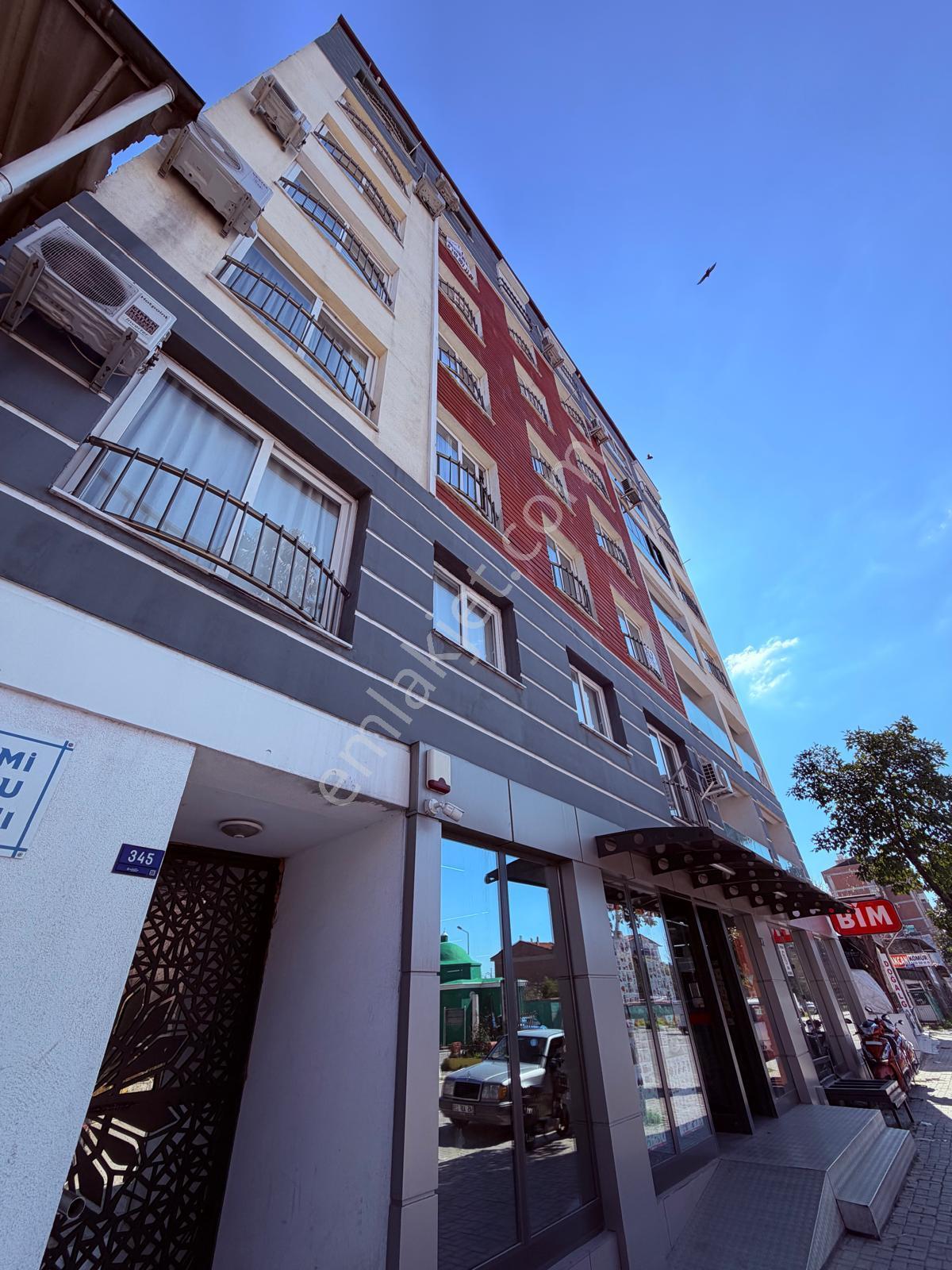 Göl-san Gayrimenkul'den Dumlupınar Mah. Cadde Üstü Fırsat Satılık Eşyalı 1+1 Daire!!!