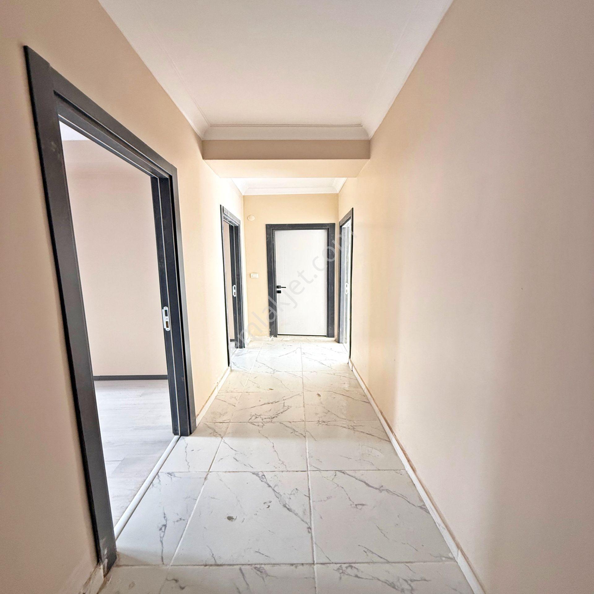 Bahçeşehir Lokasyonlu Yatırıma Ve Oturuma Uygun Satılık Daire - Görsel 3