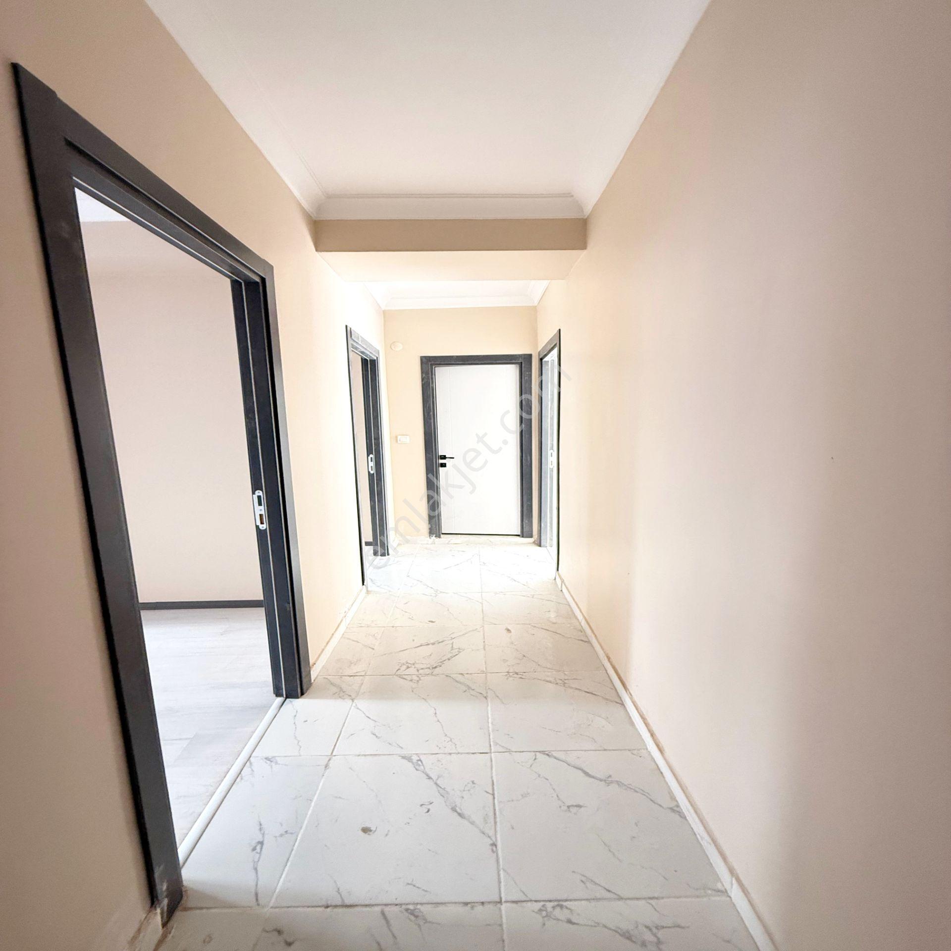Bahçeşehir Lokasyonlu Yatırıma Ve Oturuma Uygun Satılık Daire - Görsel 13