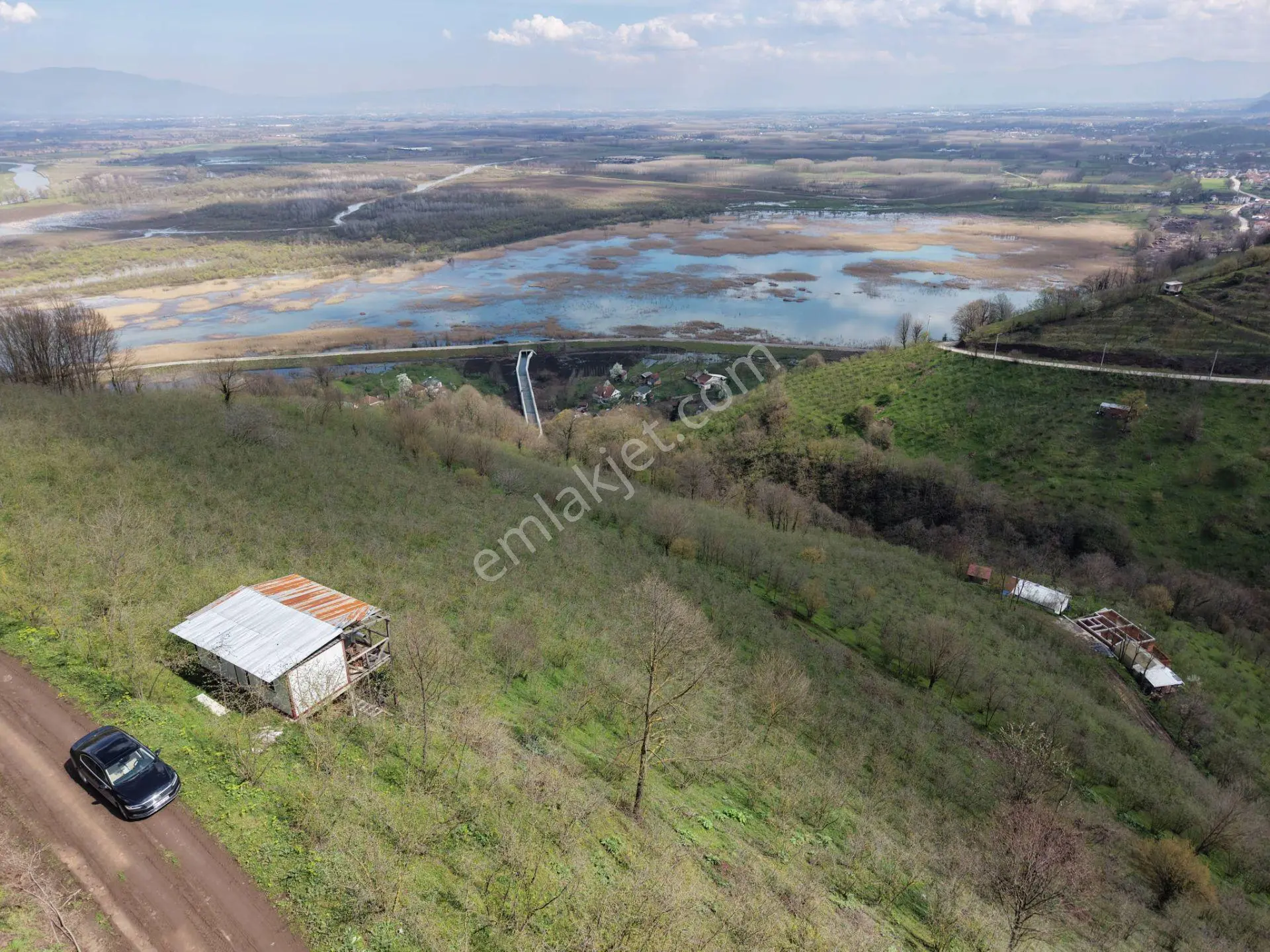 Hamamüstü Efteni Gölü'ne Manzaralı 5463 M2 Satılık Arazi