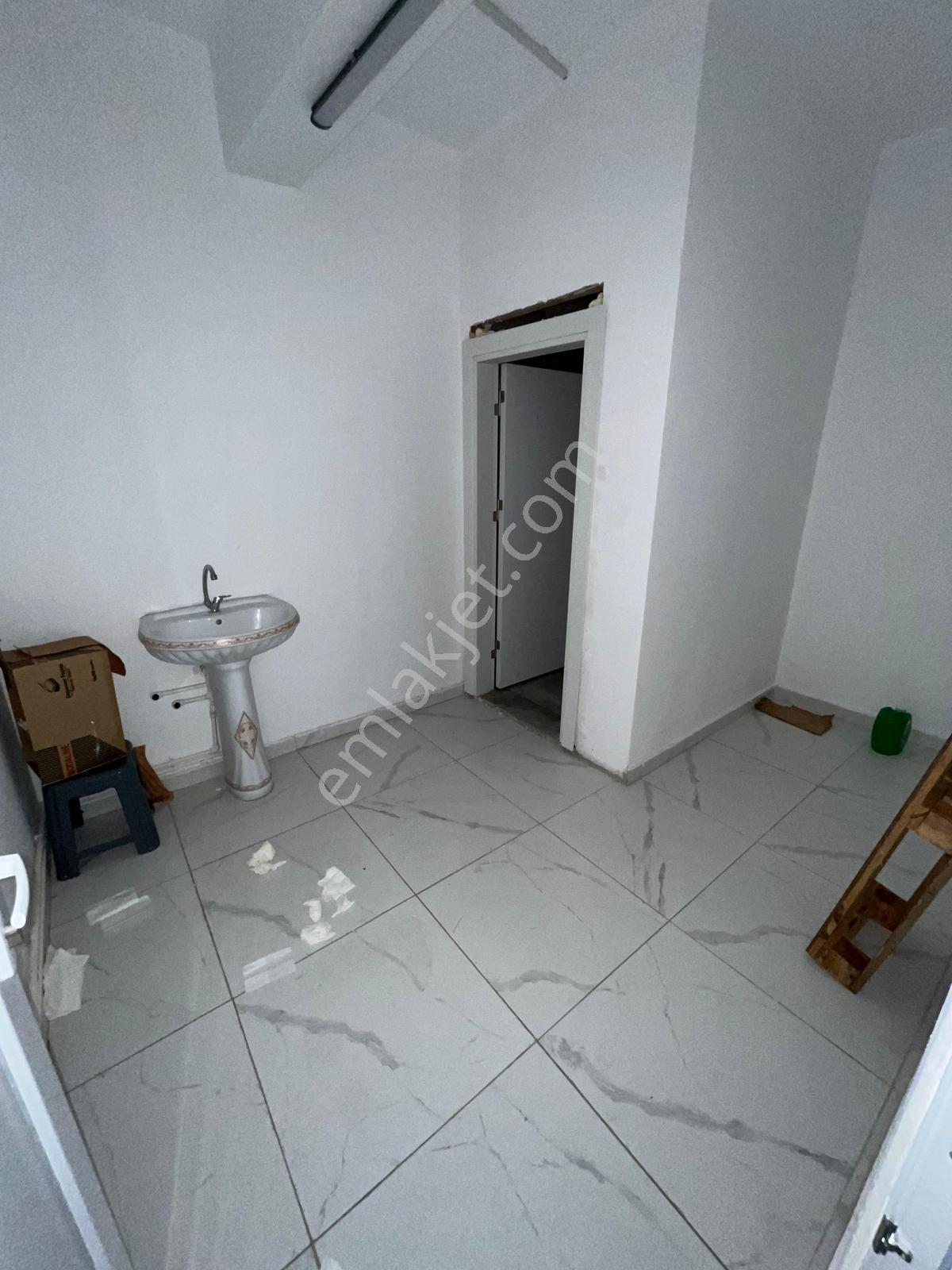 Atakum Gökdelenler Bölgesinde 600m2 Kiralık Dükkanlar - Görsel 2