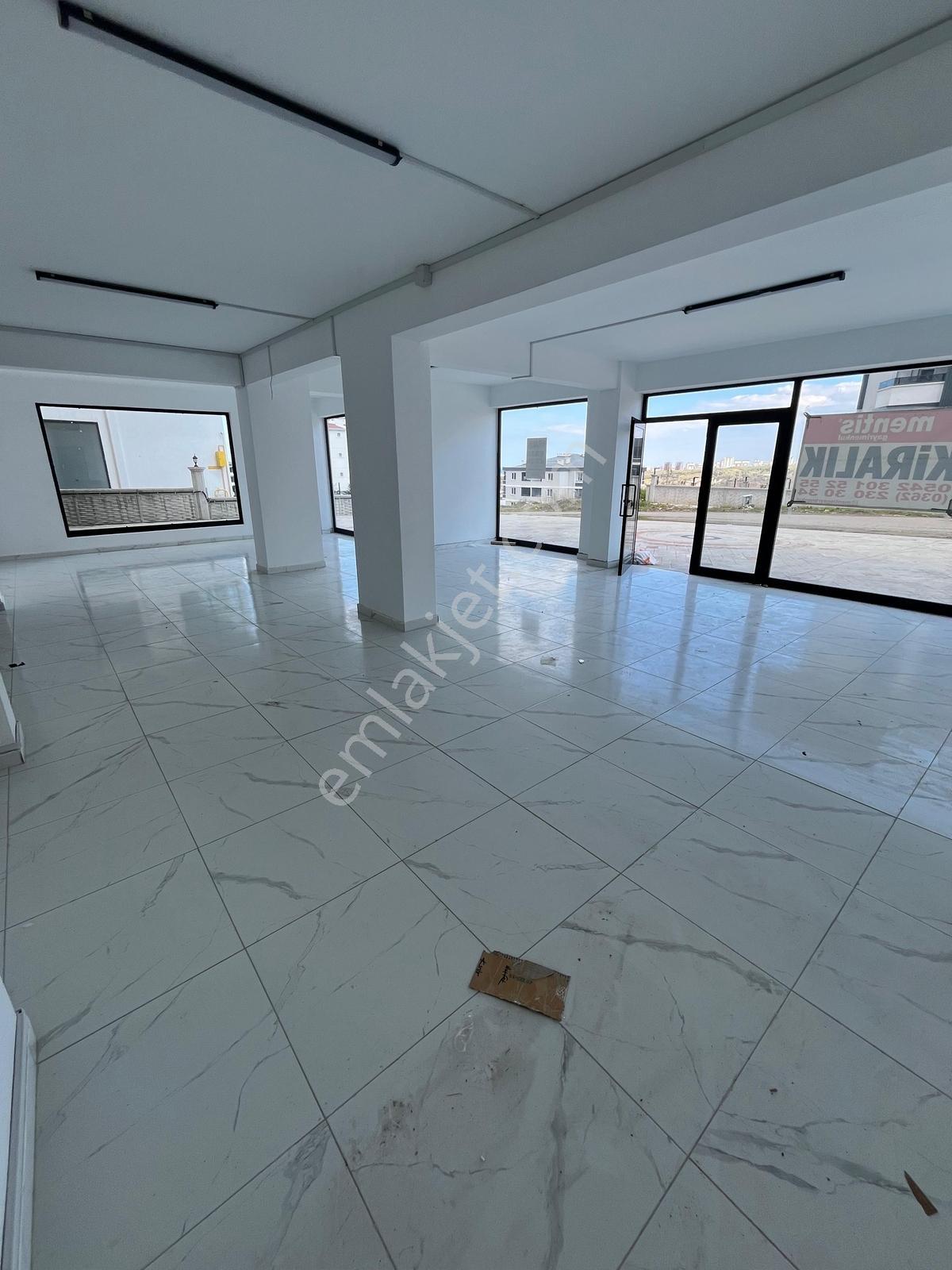 Atakum Gökdelenler Bölgesinde 600m2 Kiralık Dükkanlar - Görsel 7