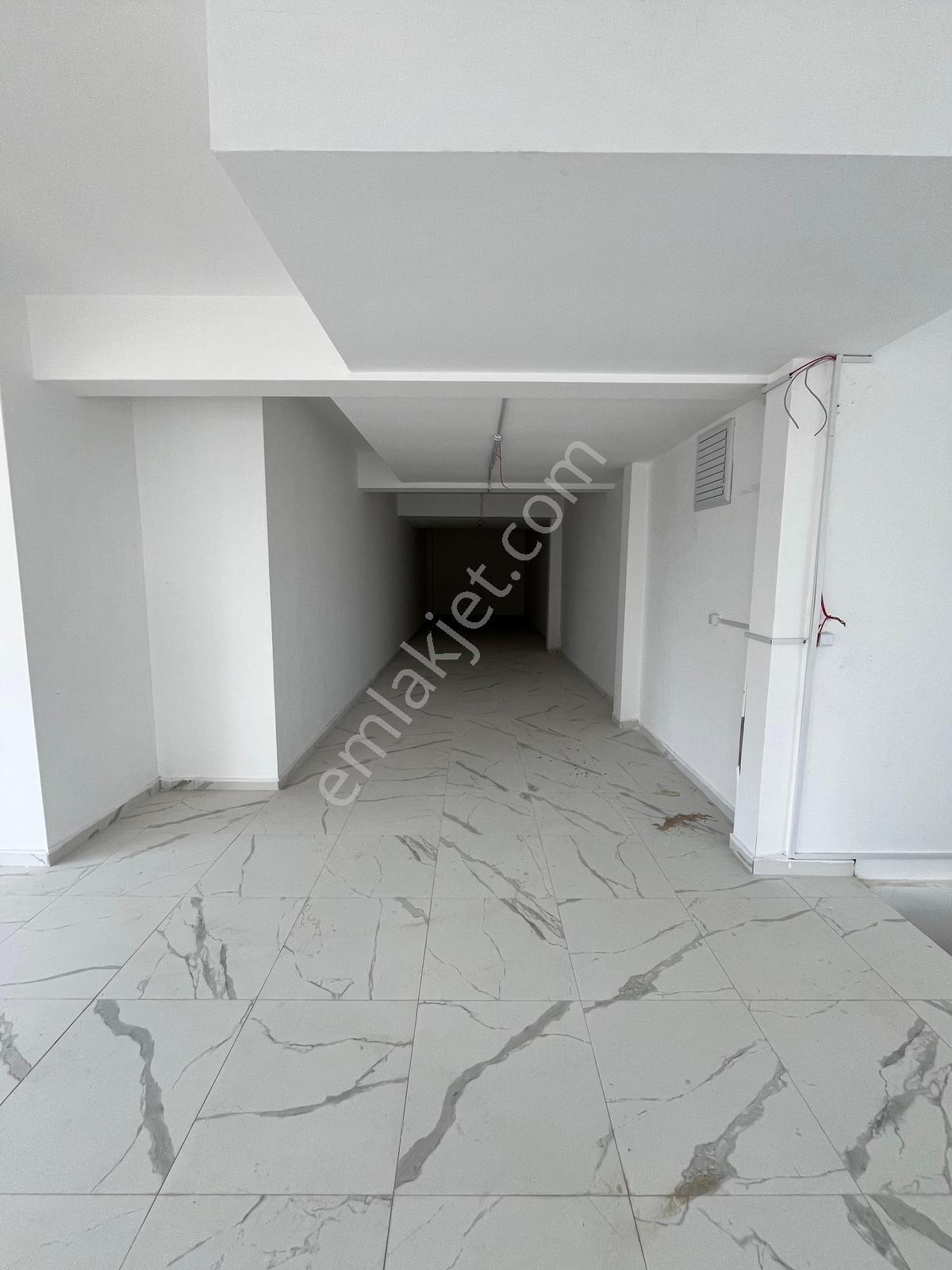 Atakum Gökdelenler Bölgesinde 600m2 Kiralık Dükkanlar - Görsel 18