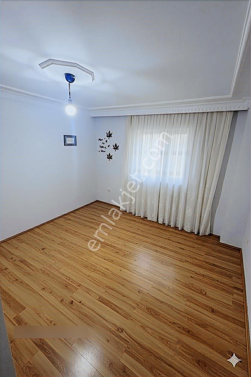 Orta Mah'de E5'e Yakın Ferah Temiz 3+1 Satılık Daire - Görsel 16
