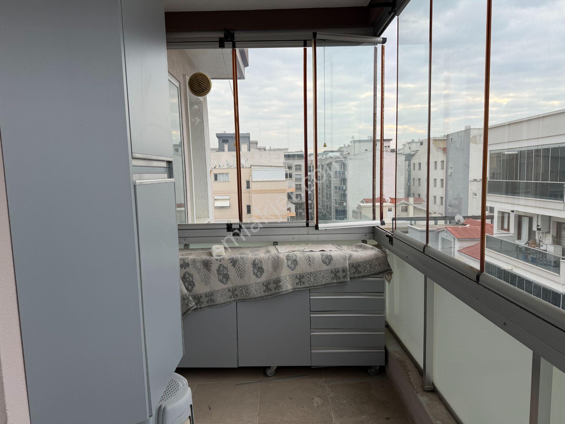 Karşıyaka Nergiz Dedebaşında Full Eşyalı Kiralık Lüx 2+1 Daire - Görsel 11