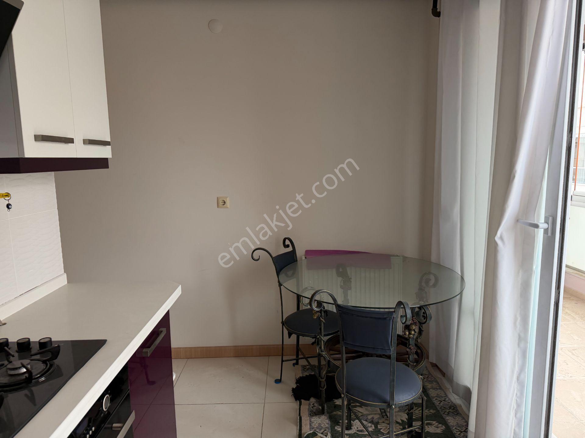 Karşıyaka Nergiz Dedebaşında Full Eşyalı Kiralık Lüx 2+1 Daire - Görsel 8
