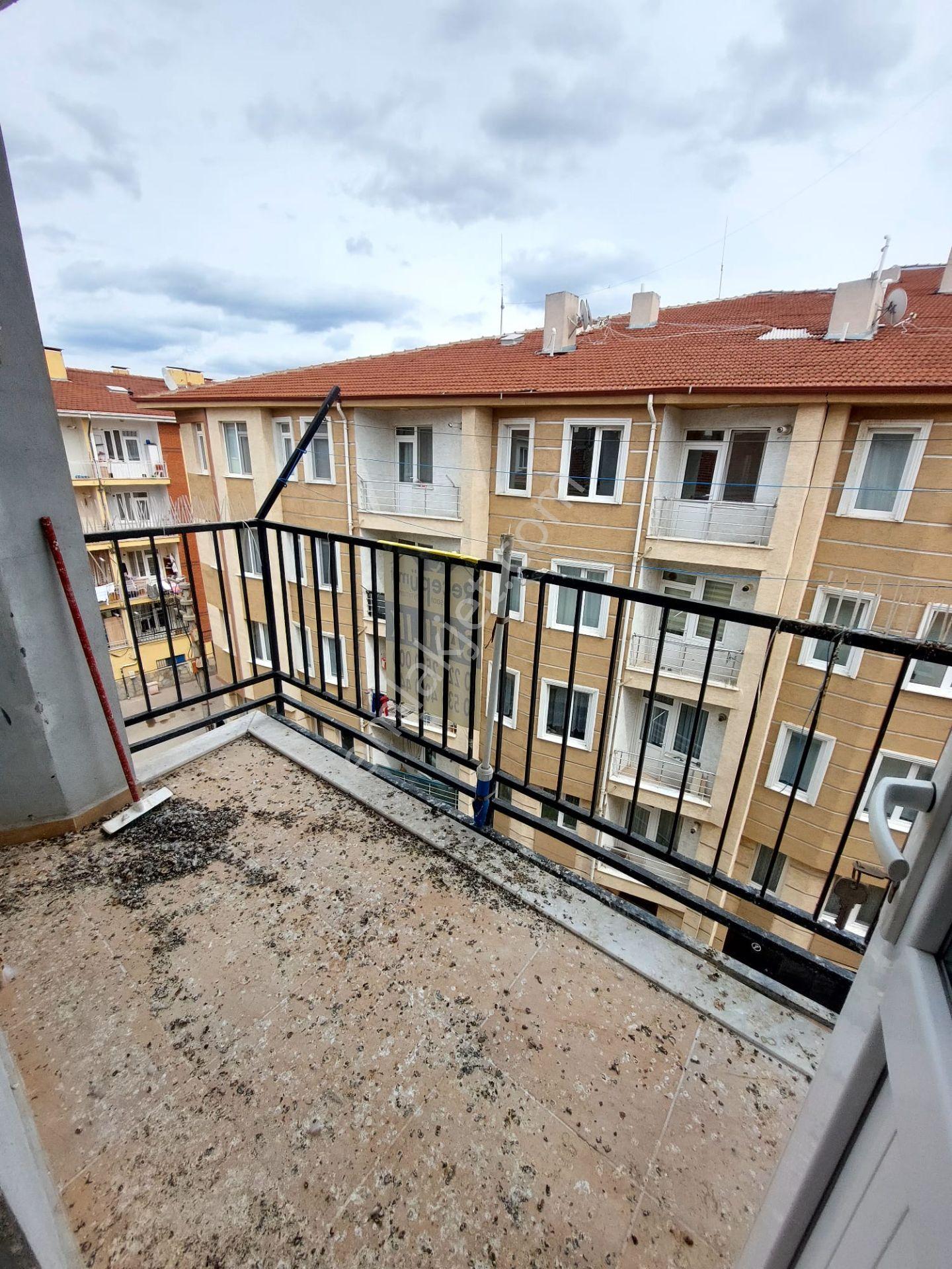 Recep Ümit Emlak'tan Ömerağa Mahallesi Hatboyu Yakınında Satılık 2+1 Ferah Bakımlı Daire - Görsel 15