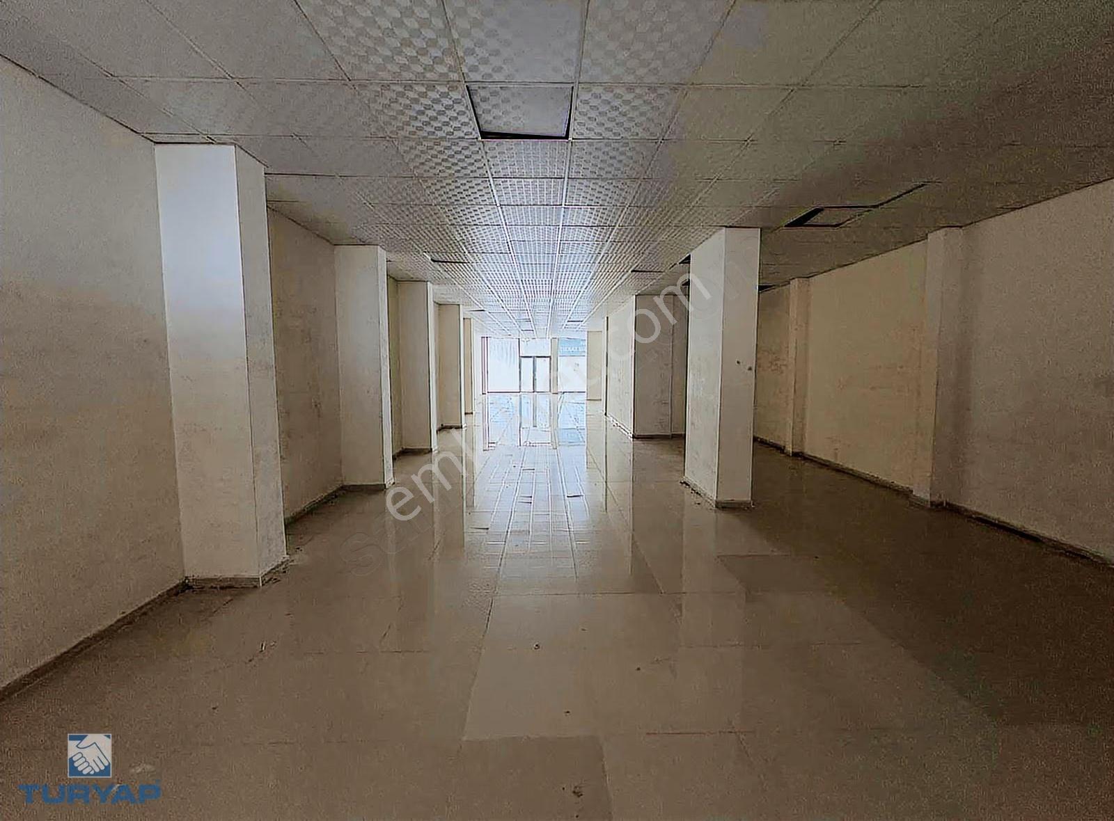Torbalı Alpkent Mahallesinde 400m2+250 M2 Batar Kiralık Dükkan - Görsel 3