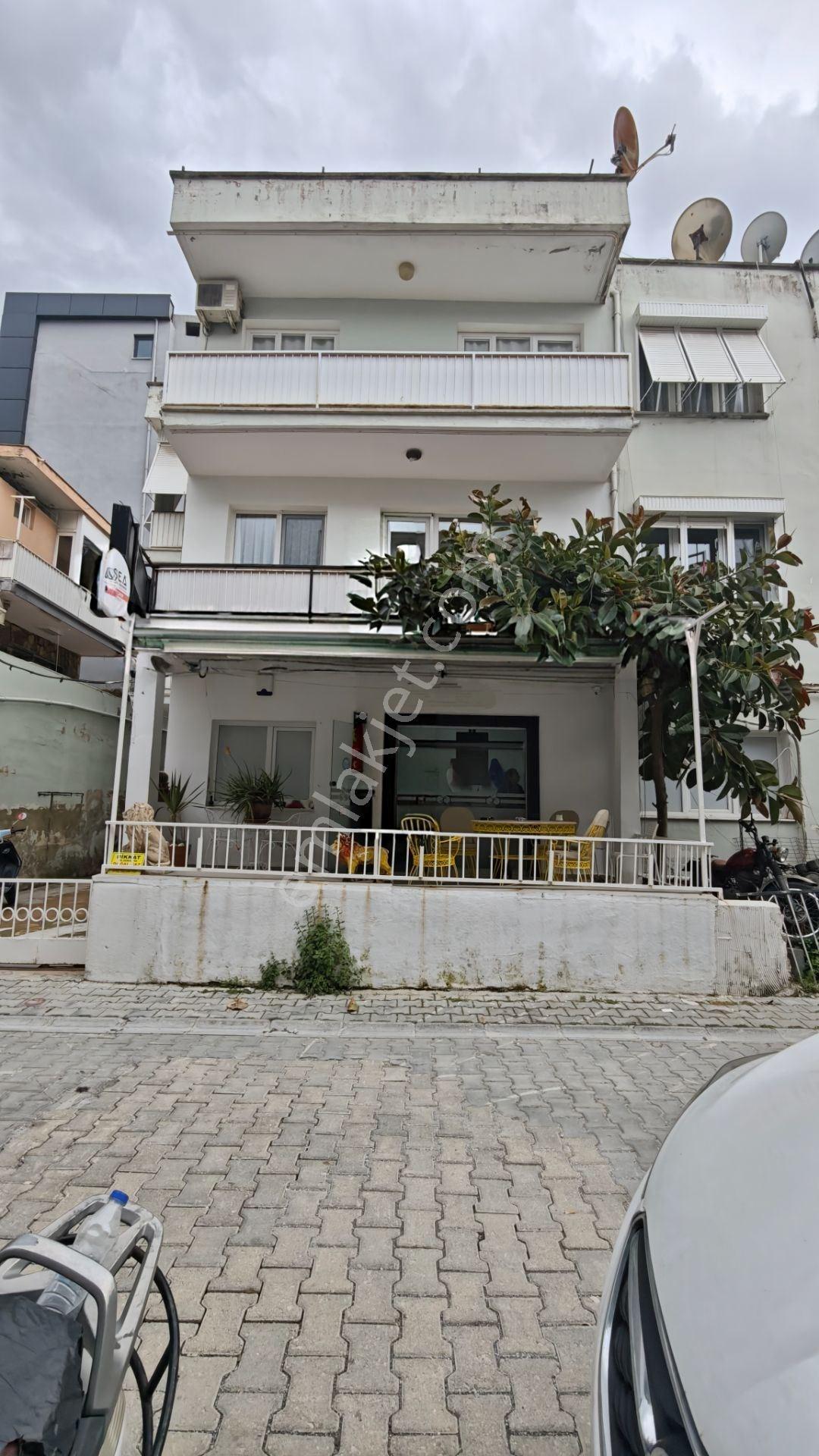 Kuşadası Merkezde Satılık 3+1 Bahçe Katı Daire - Görsel 26