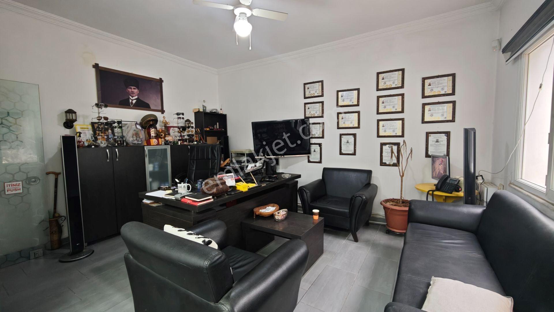Kuşadası Merkezde Satılık 3+1 Bahçe Katı Daire - Görsel 10