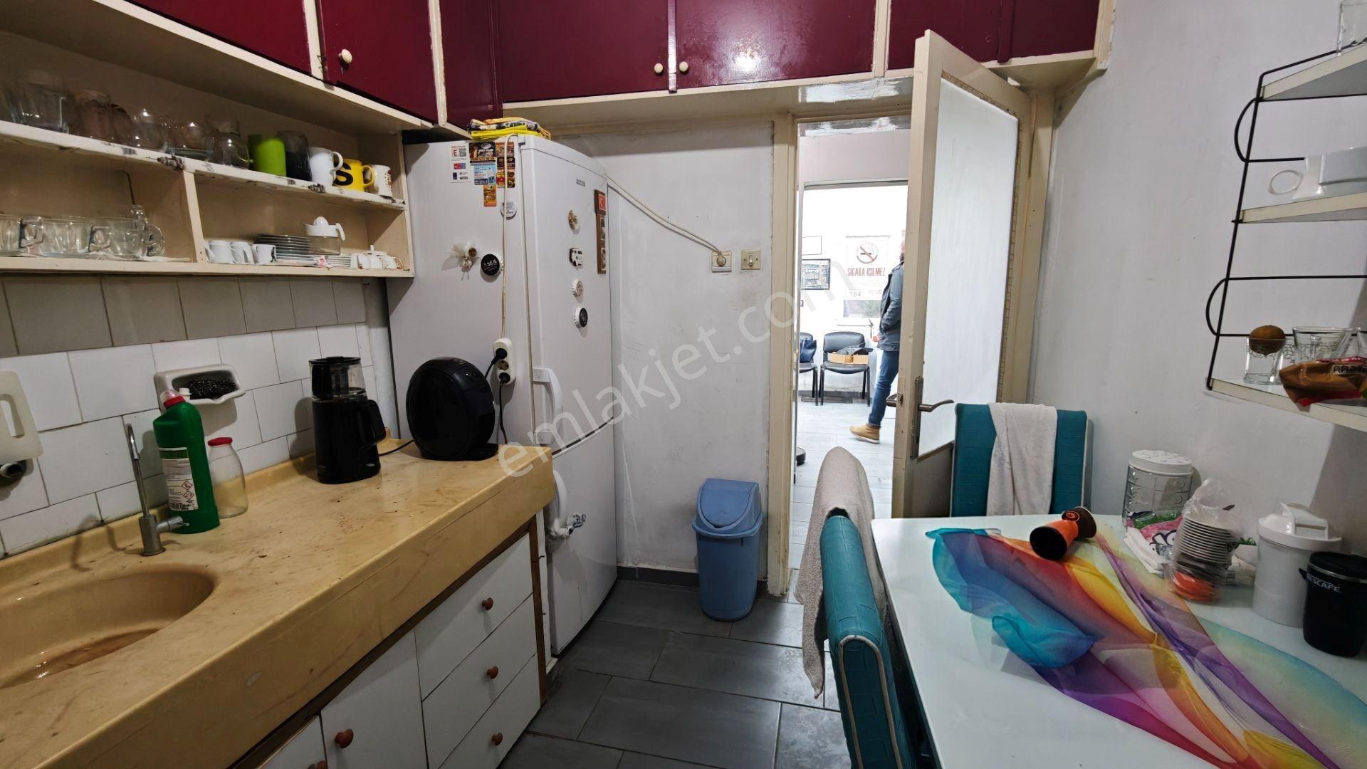 Kuşadası Merkezde Satılık 3+1 Bahçe Katı Daire - Görsel 21