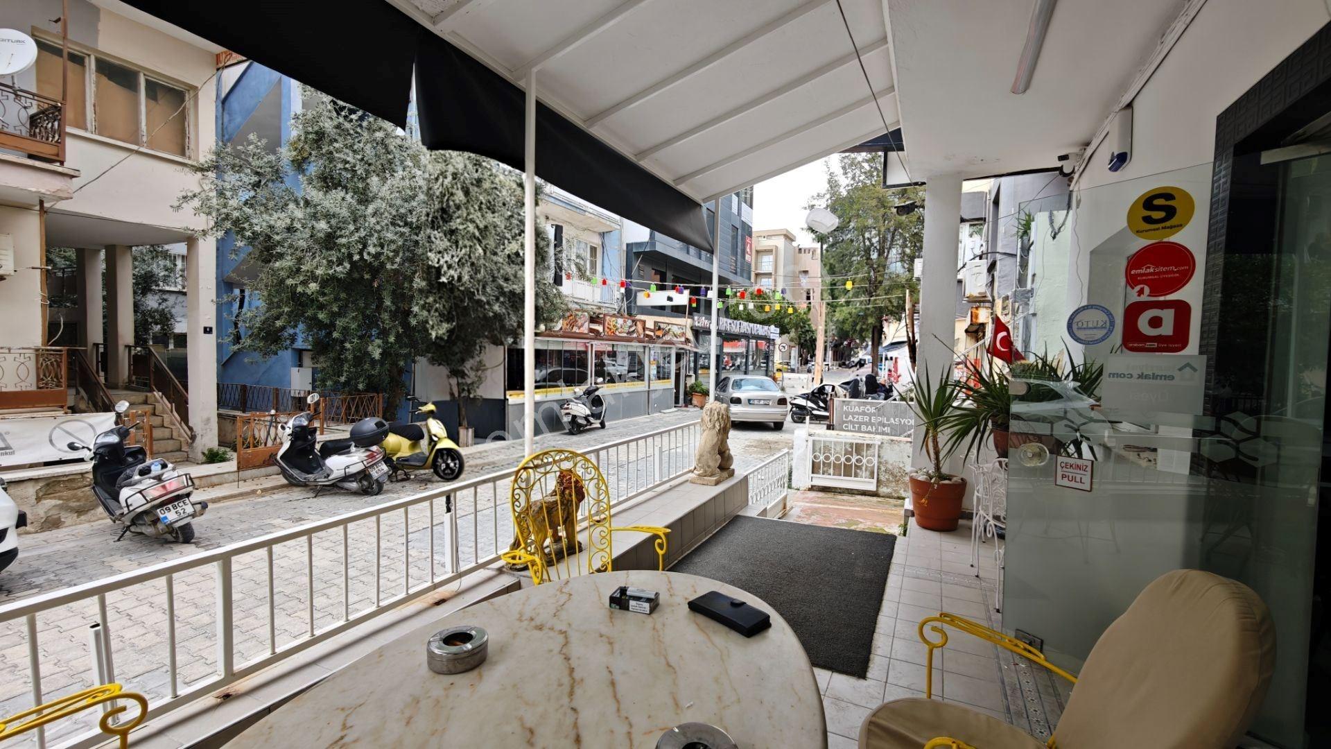 Kuşadası Merkezde Satılık 3+1 Bahçe Katı Daire - Görsel 9