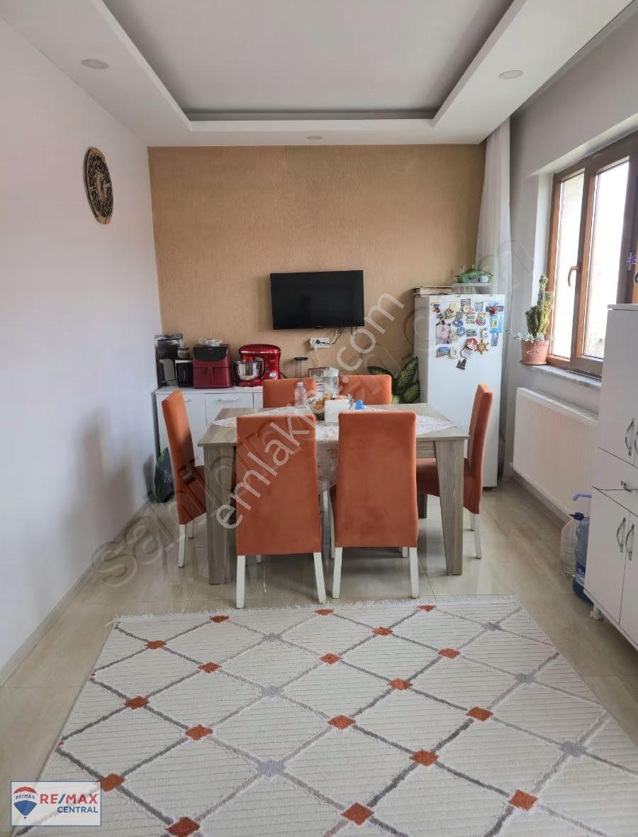 Re/max Central'dan Cuma Pazarı Civarı Yapılı Daire - Görsel 9