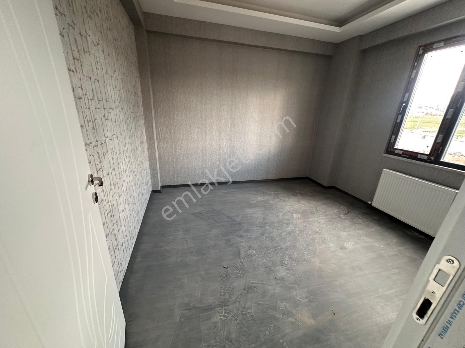 Akev Gayrimenkul'den Mehmetçik 3 Bloklu Sitede 2+1 Ara Kat Daire - Görsel 4