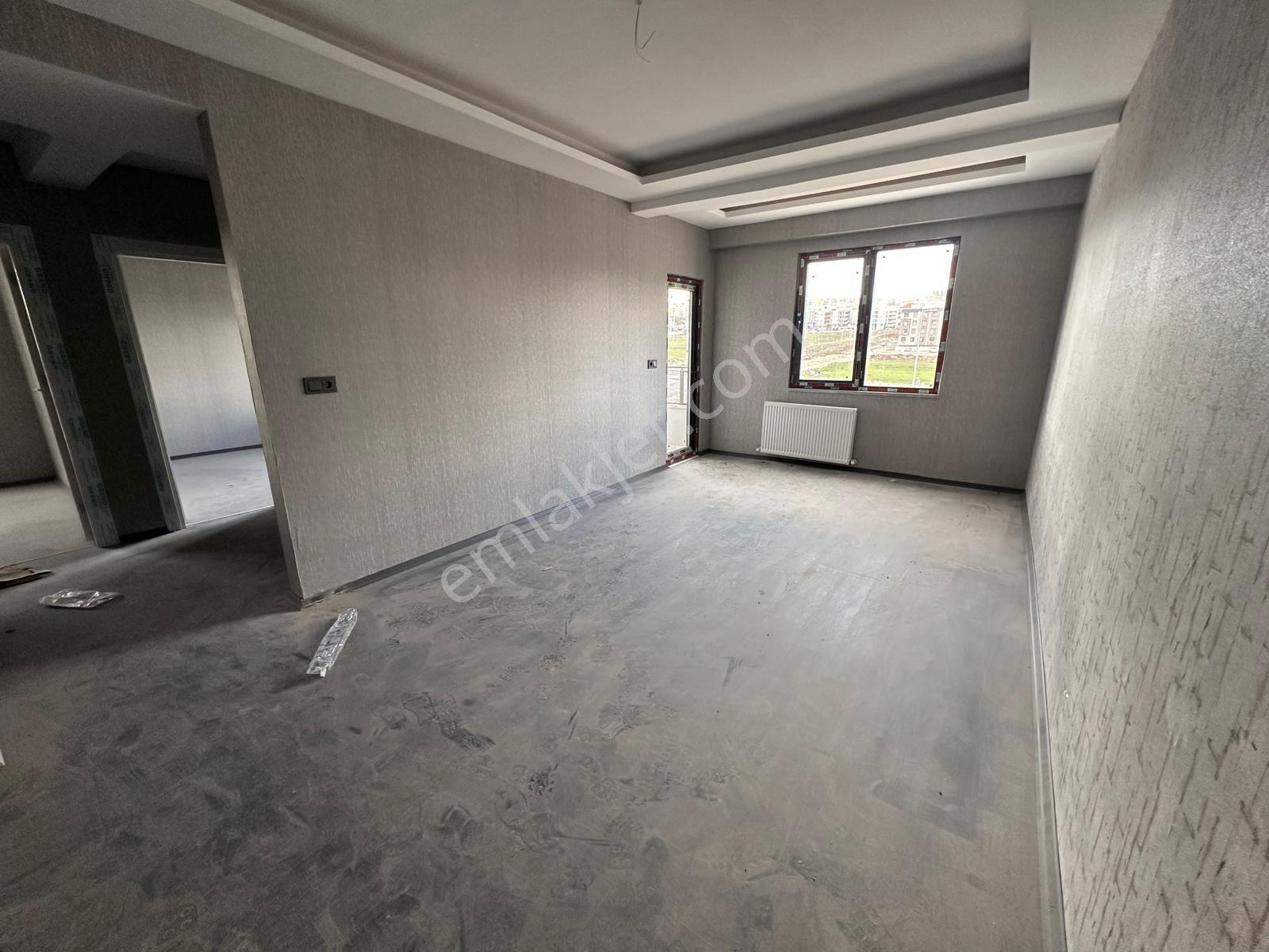 Akev Gayrimenkul'den Mehmetçik 3 Bloklu Sitede 2+1 Ara Kat Daire - Görsel 2
