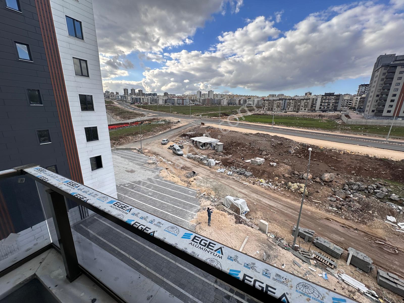 Akev Gayrimenkul'den Mehmetçik 3 Bloklu Sitede 2+1 Ara Kat Daire - Görsel 19