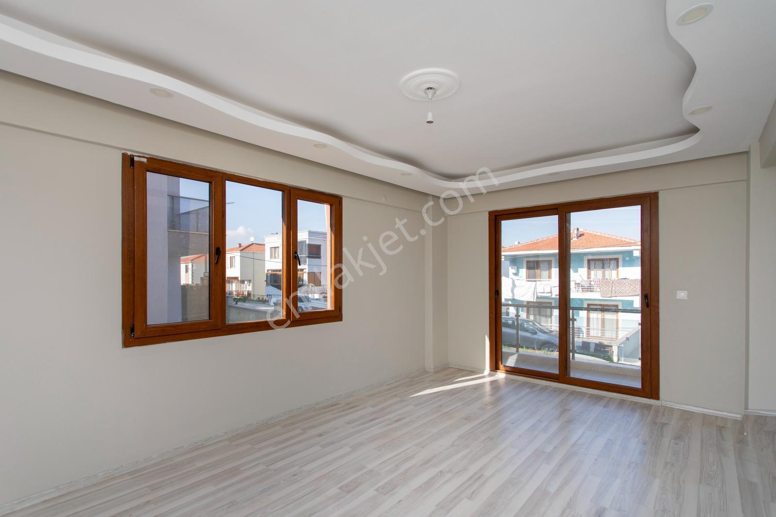 Foça Kazım Dirik Mah. Kiralık Bahçe Katı 2+1 Daire - Görsel 2