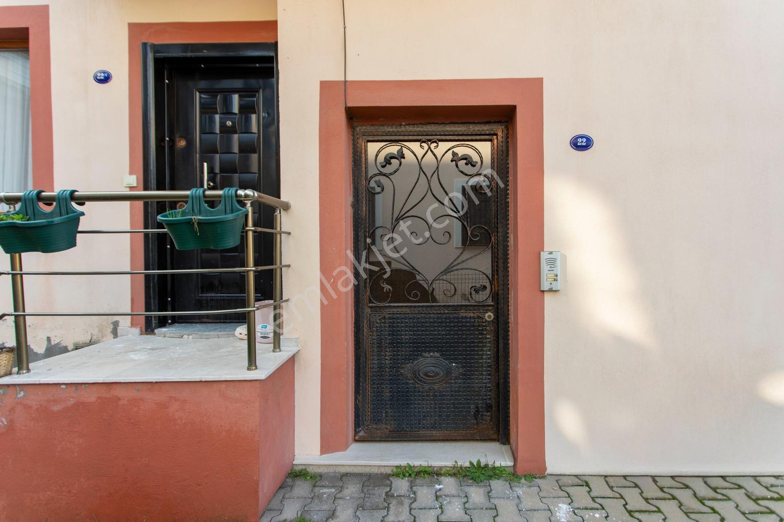 Foça Kazım Dirik Mah. Kiralık Bahçe Katı 2+1 Daire - Görsel 12