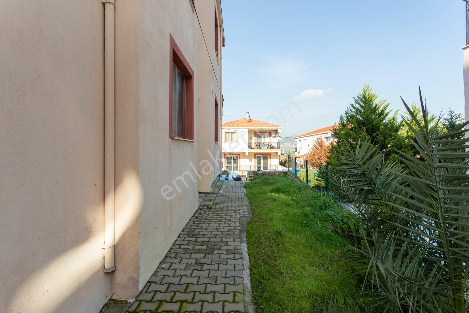 Foça Kazım Dirik Mah. Kiralık Bahçe Katı 2+1 Daire - Görsel 11