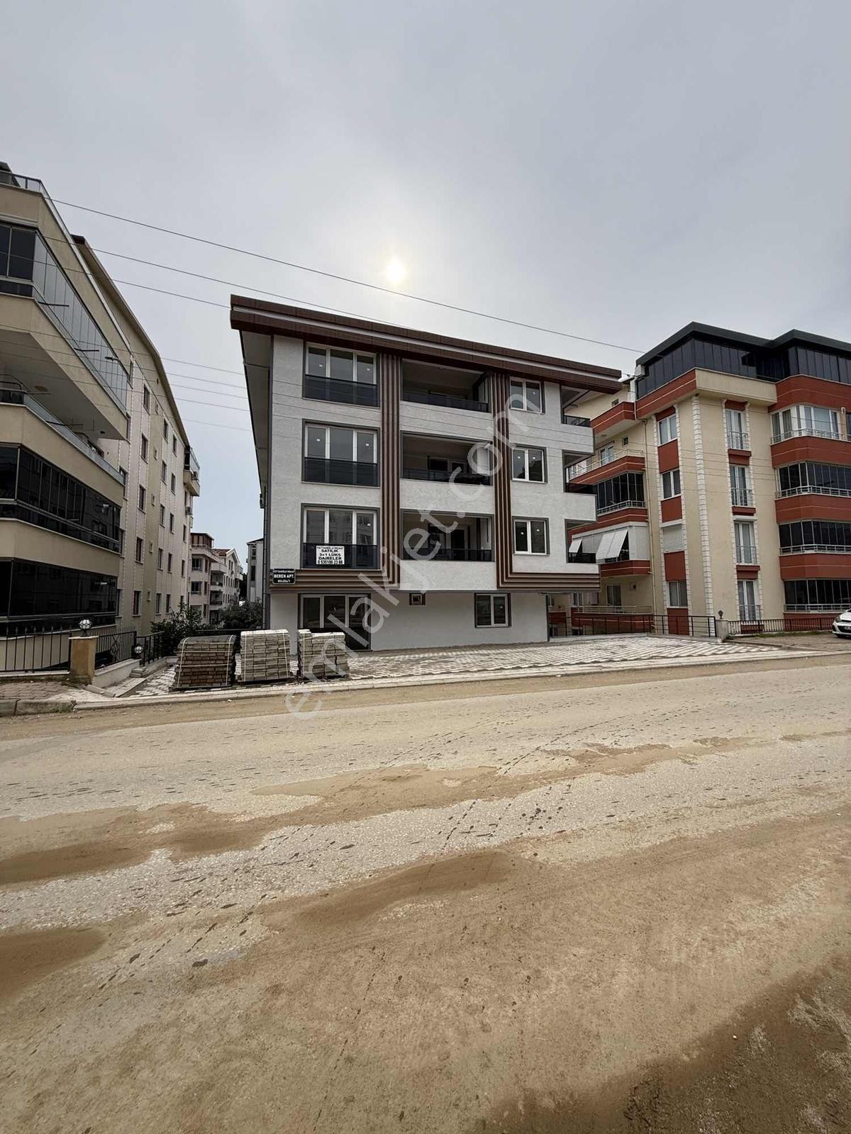 Yılandarda 3+1 Çift Balkon Denize 50 Metre Ebeveyn Banyolu Sıfır