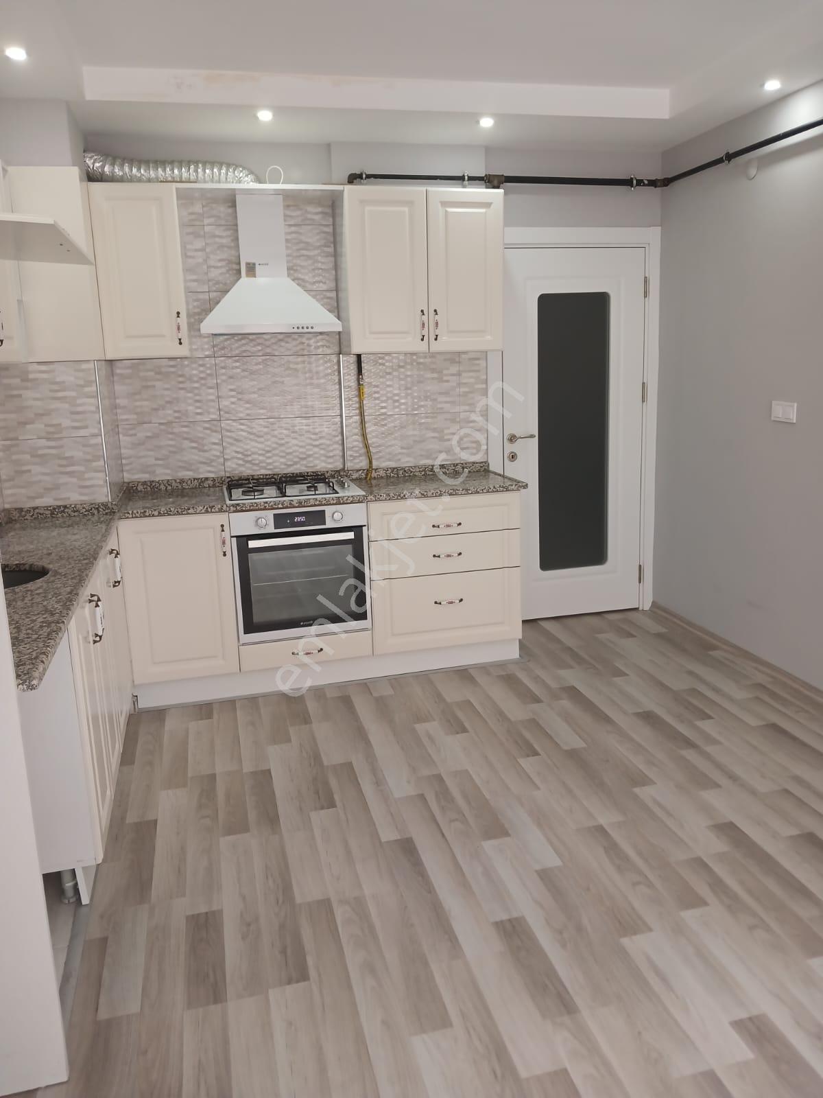 Arifiye Mah. Hamamyoluna Yakın Yeni Binada Kiralık 2+1 Daire