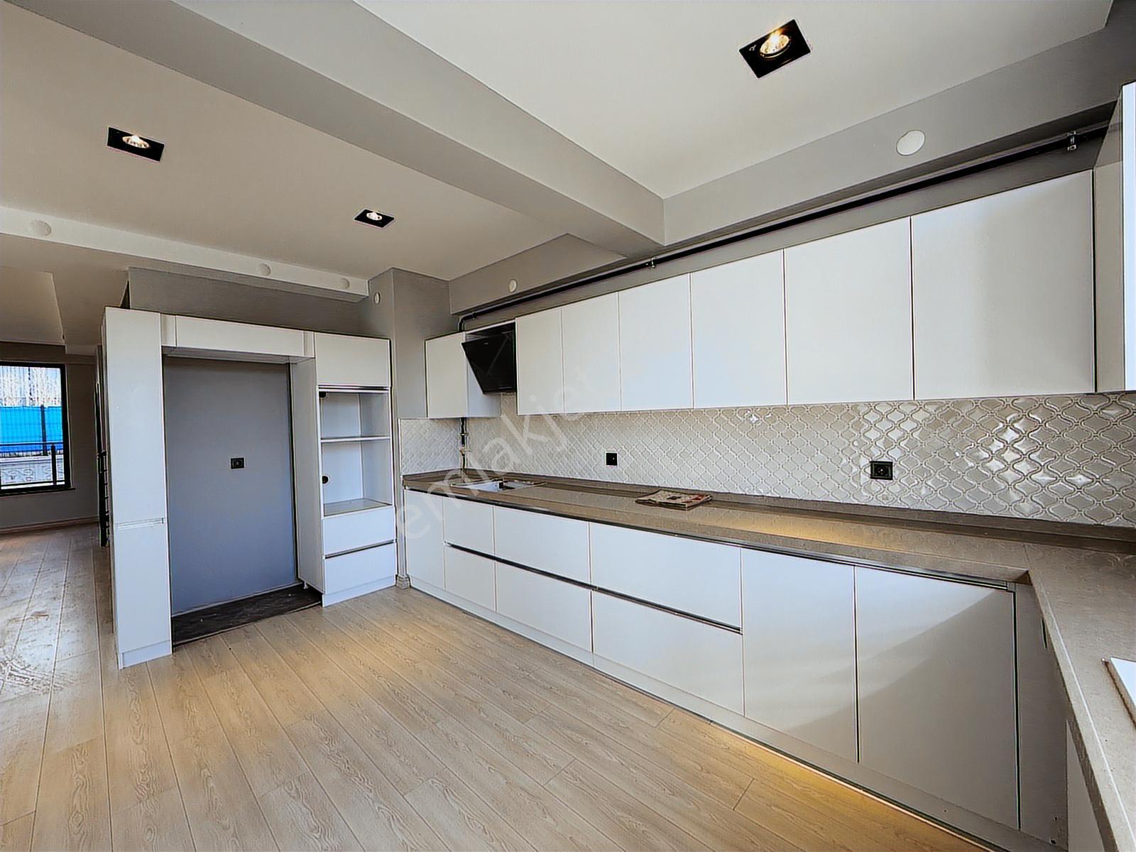 Hedef Emlaktan Karşıyada Ultra Lüx Eşyalı/eşyasız Kiralık Villa - Görsel 20